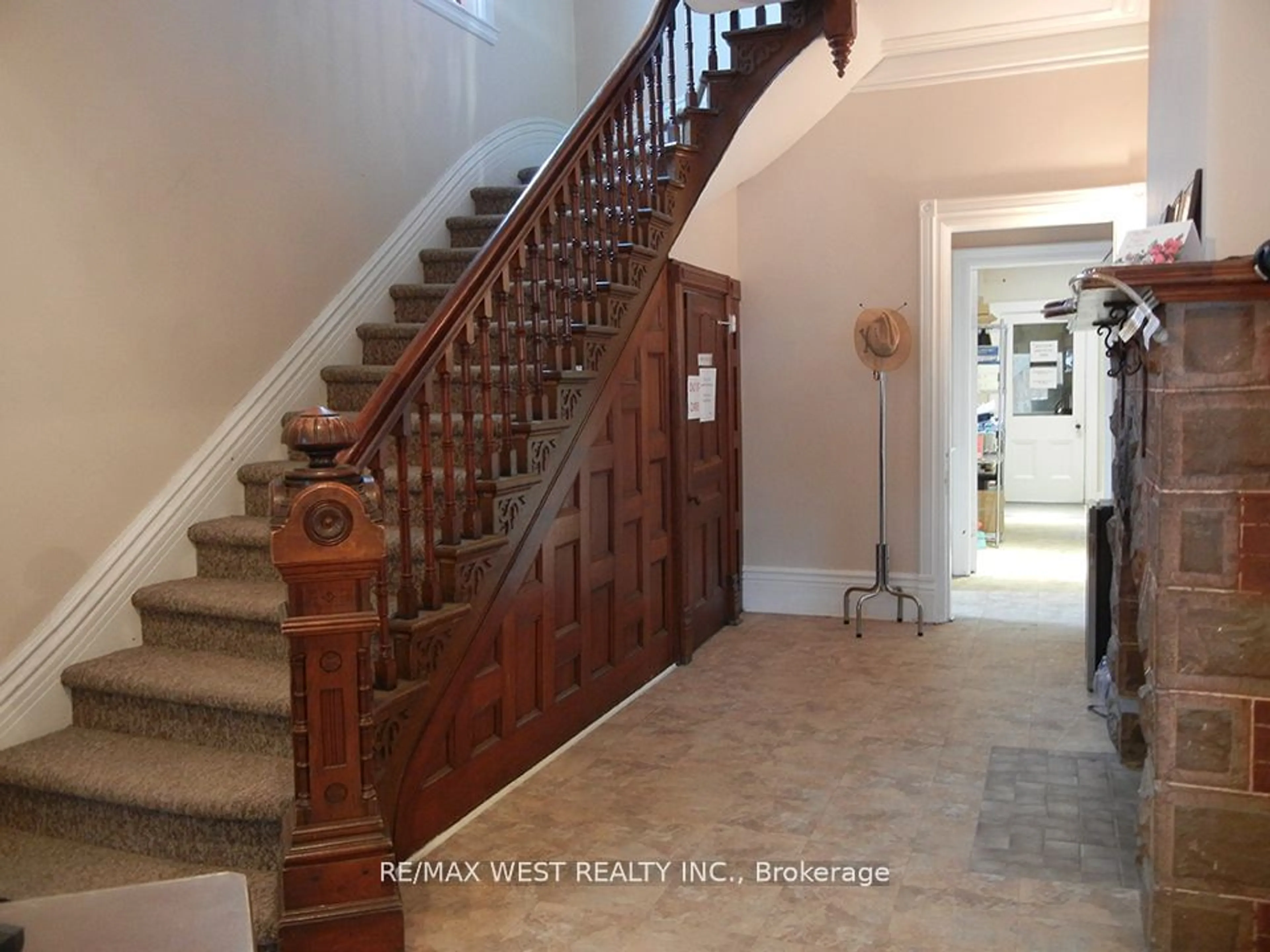 Unknown for 169 Bayfield St, Barrie Ontario L4M 3B4