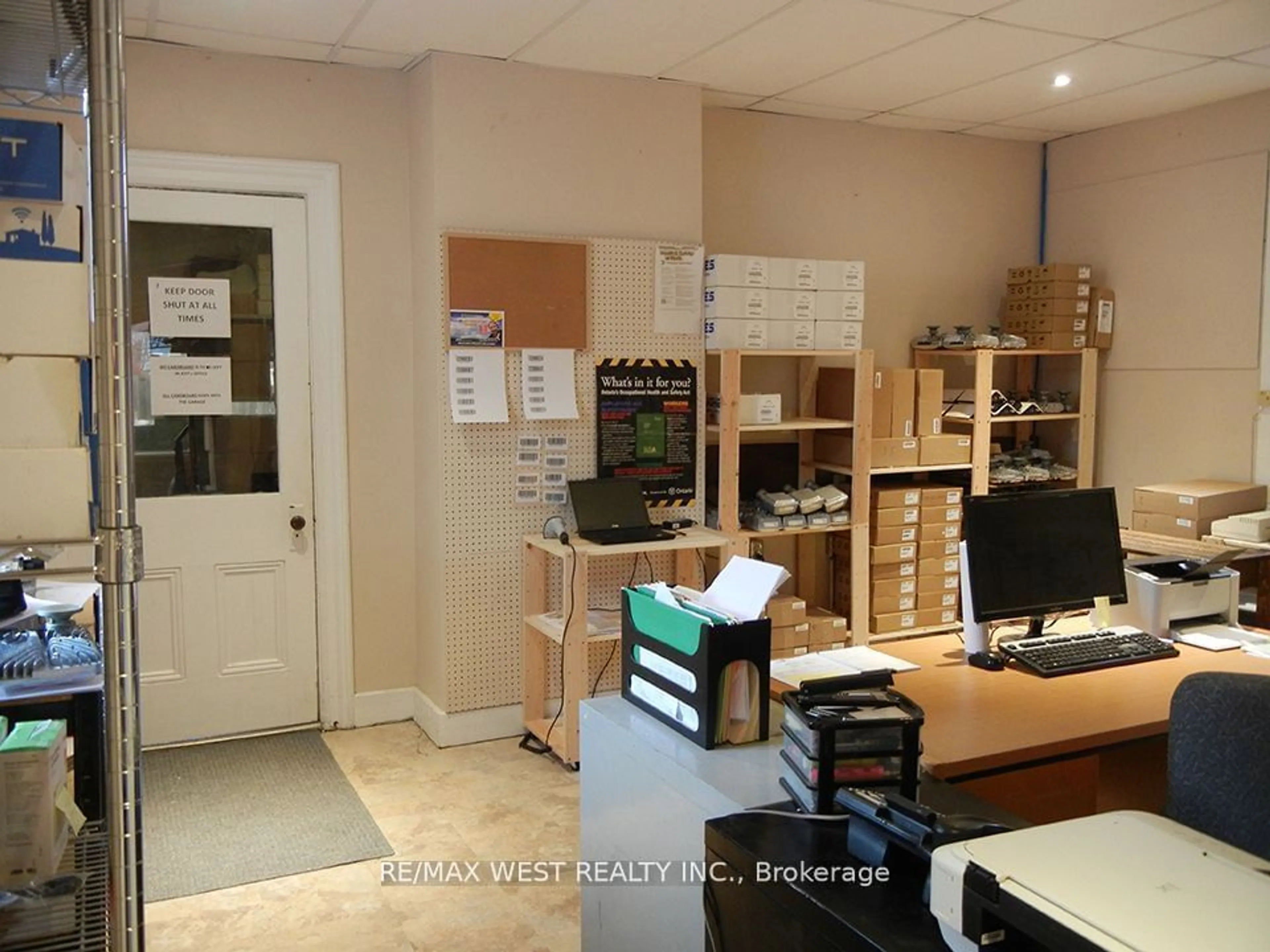A pic of a room for 169 Bayfield St, Barrie Ontario L4M 3B4