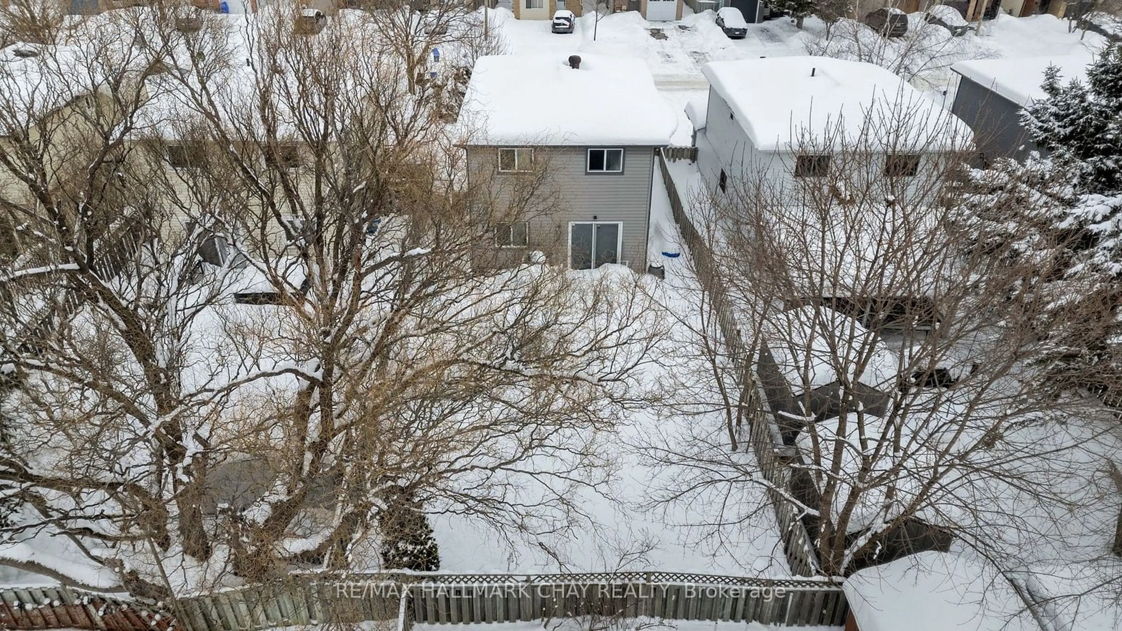 A pic from outside/outdoor area/front of a property/back of a property/a pic from drone, city buildings view from balcony for 61 Corbett Dr, Barrie Ontario L4M 5V6