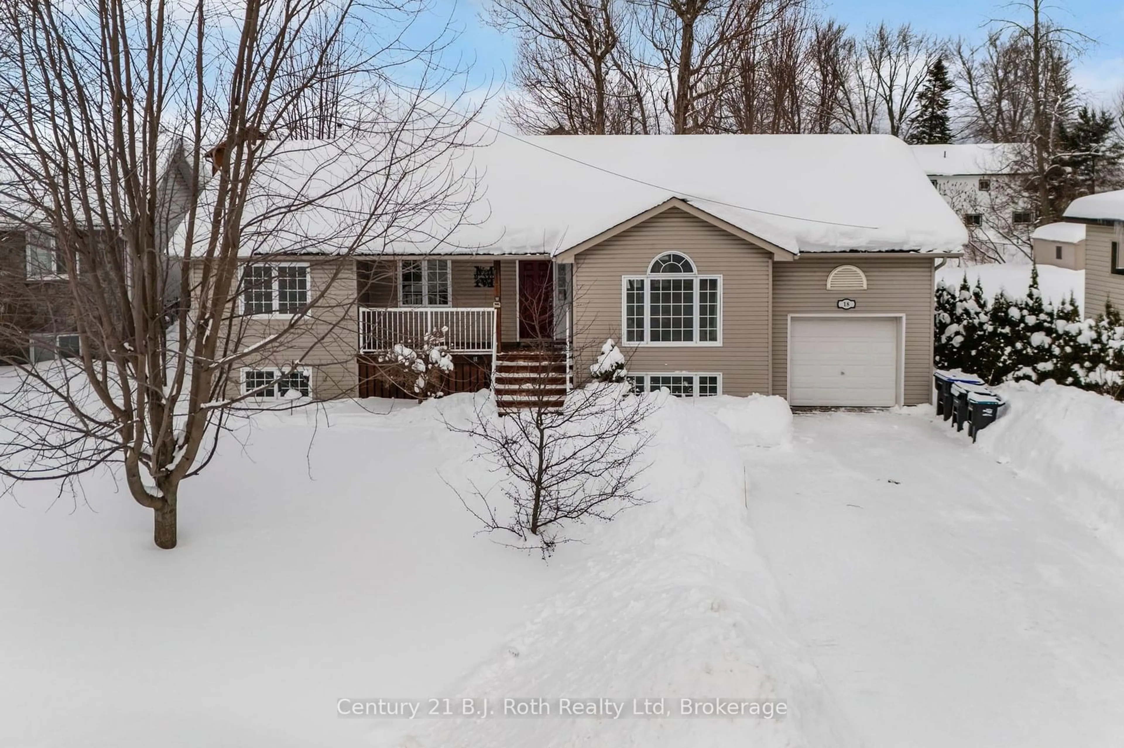 A pic from outside/outdoor area/front of a property/back of a property/a pic from drone, street for 18 Bourgeois Beach Rd, Tay Ontario L0K 2A0