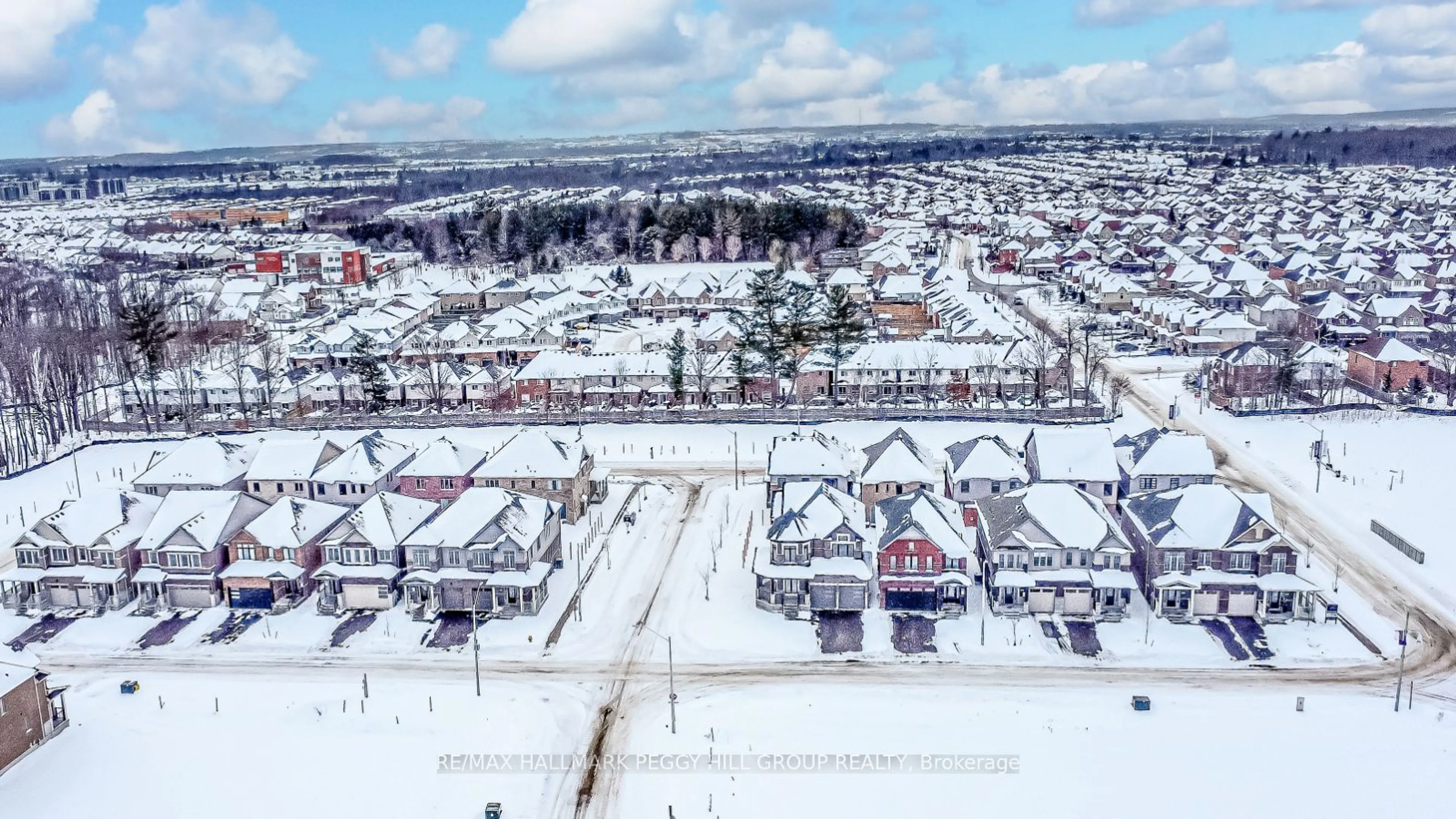 A pic from outside/outdoor area/front of a property/back of a property/a pic from drone, unknown for 17 Amsterdam Dr, Barrie Ontario L9J 0Z5