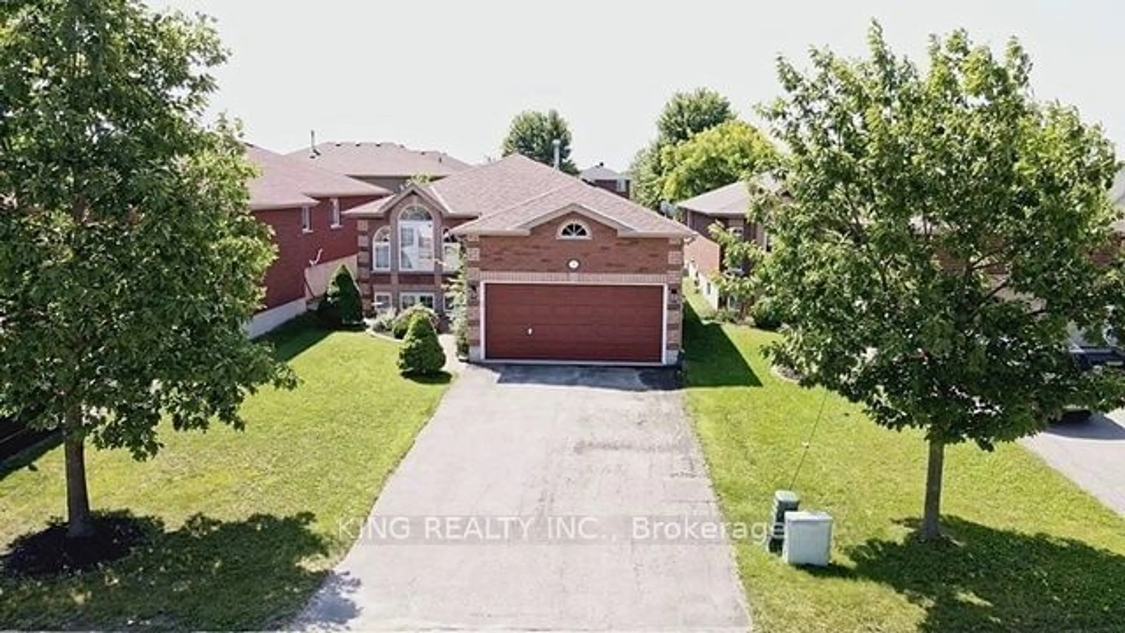 A pic from outside/outdoor area/front of a property/back of a property/a pic from drone, street for 5 Danielle Cres, Barrie Ontario L4N 0Y6