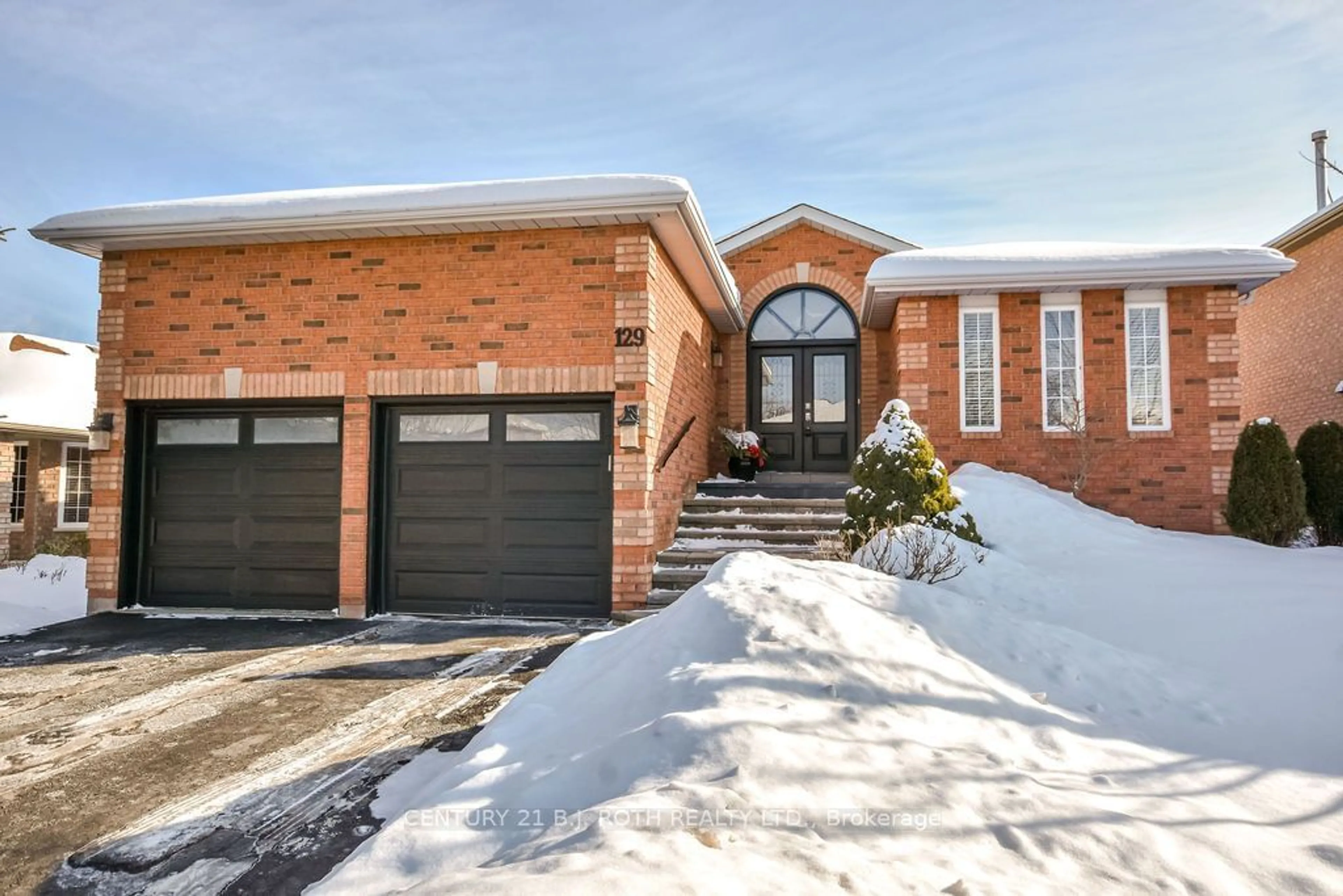 Home with brick exterior material, street for 129 GOLDEN MEADOW Rd, Barrie Ontario L4N 8K3