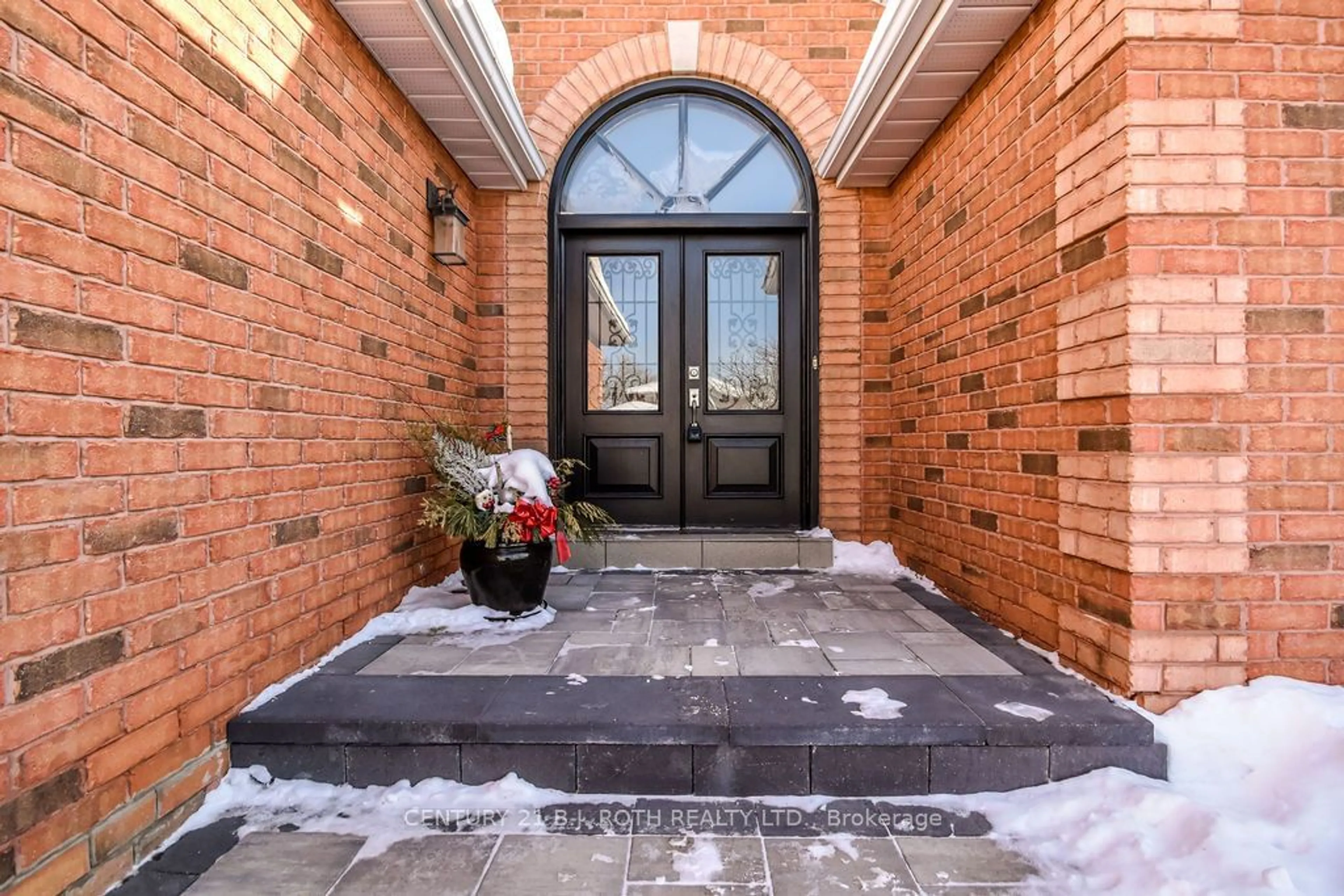 Indoor entryway for 129 GOLDEN MEADOW Rd, Barrie Ontario L4N 8K3