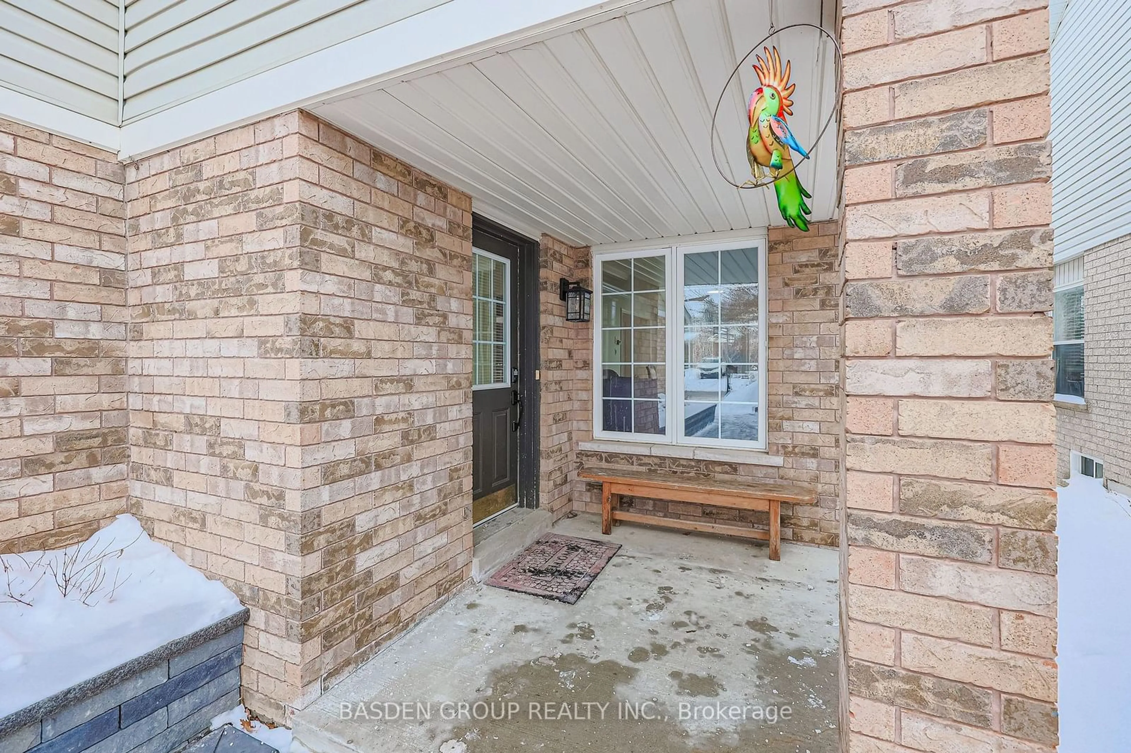 Patio, street for 238 Esther Dr, Barrie Ontario L4N 0G3