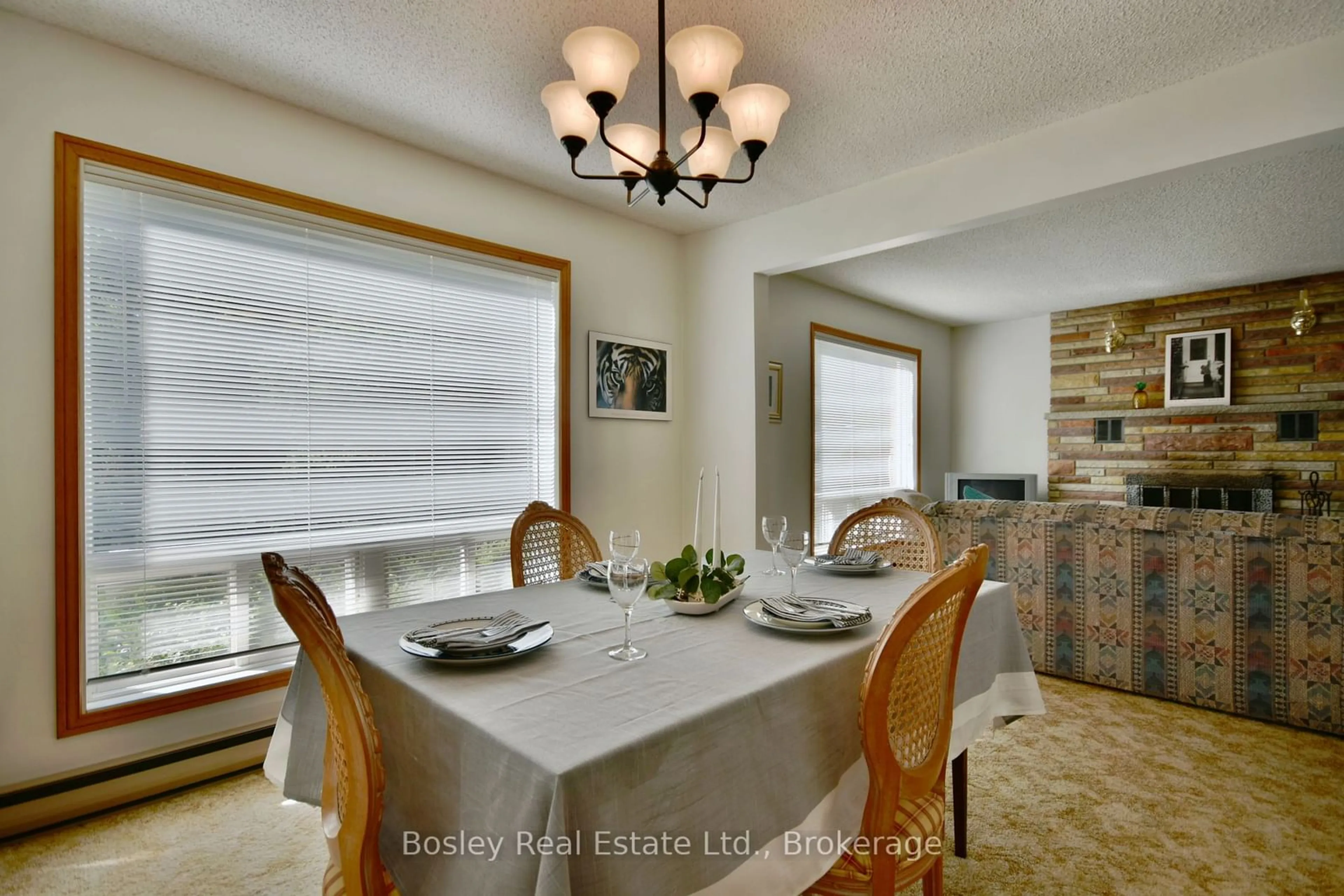 Dining room, unknown for 2 Rue Karola, Tiny Ontario L0L 2J0