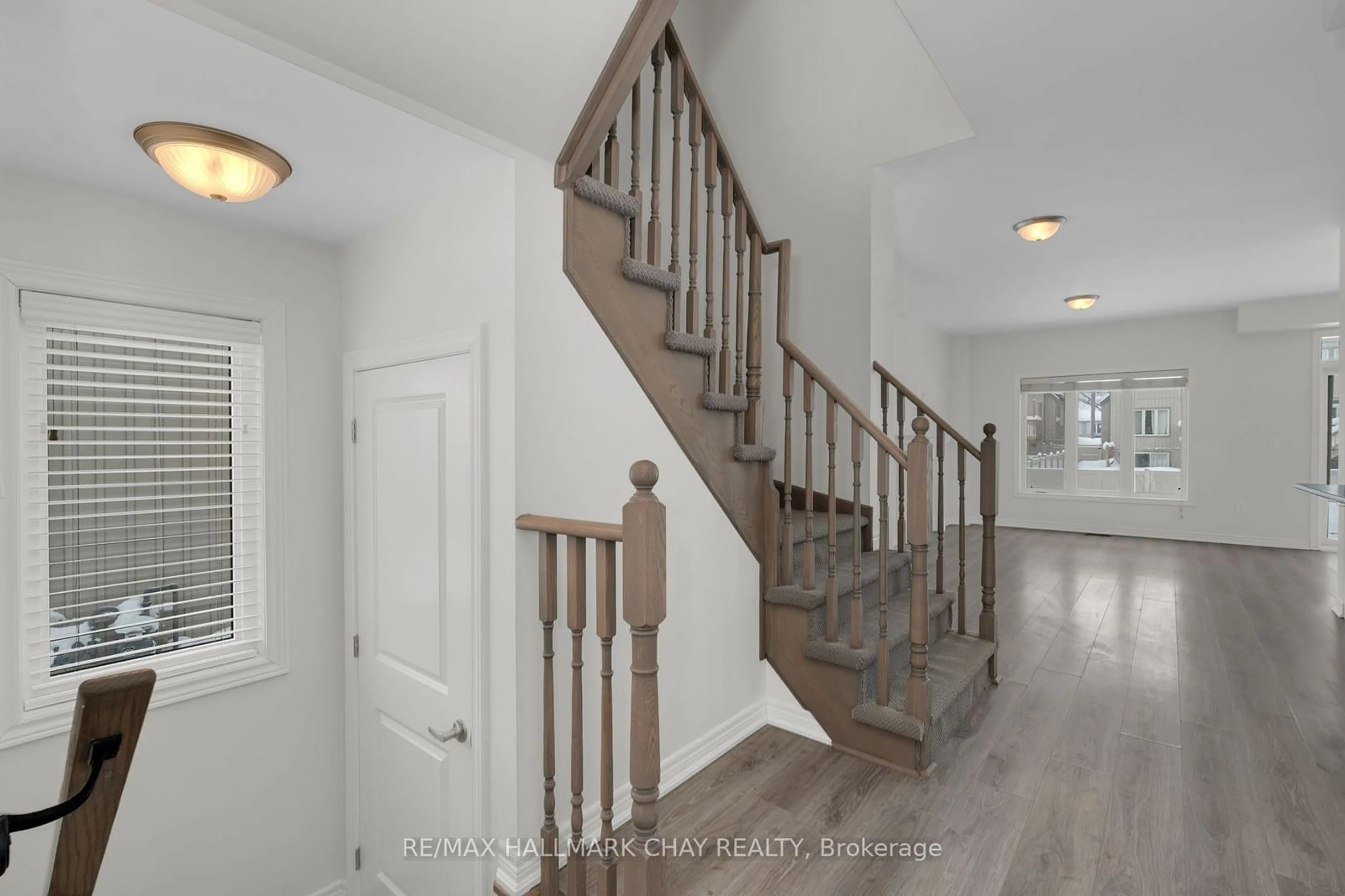 Stairs for 19 Churchlea Mews, Orillia Ontario L3V 8K9