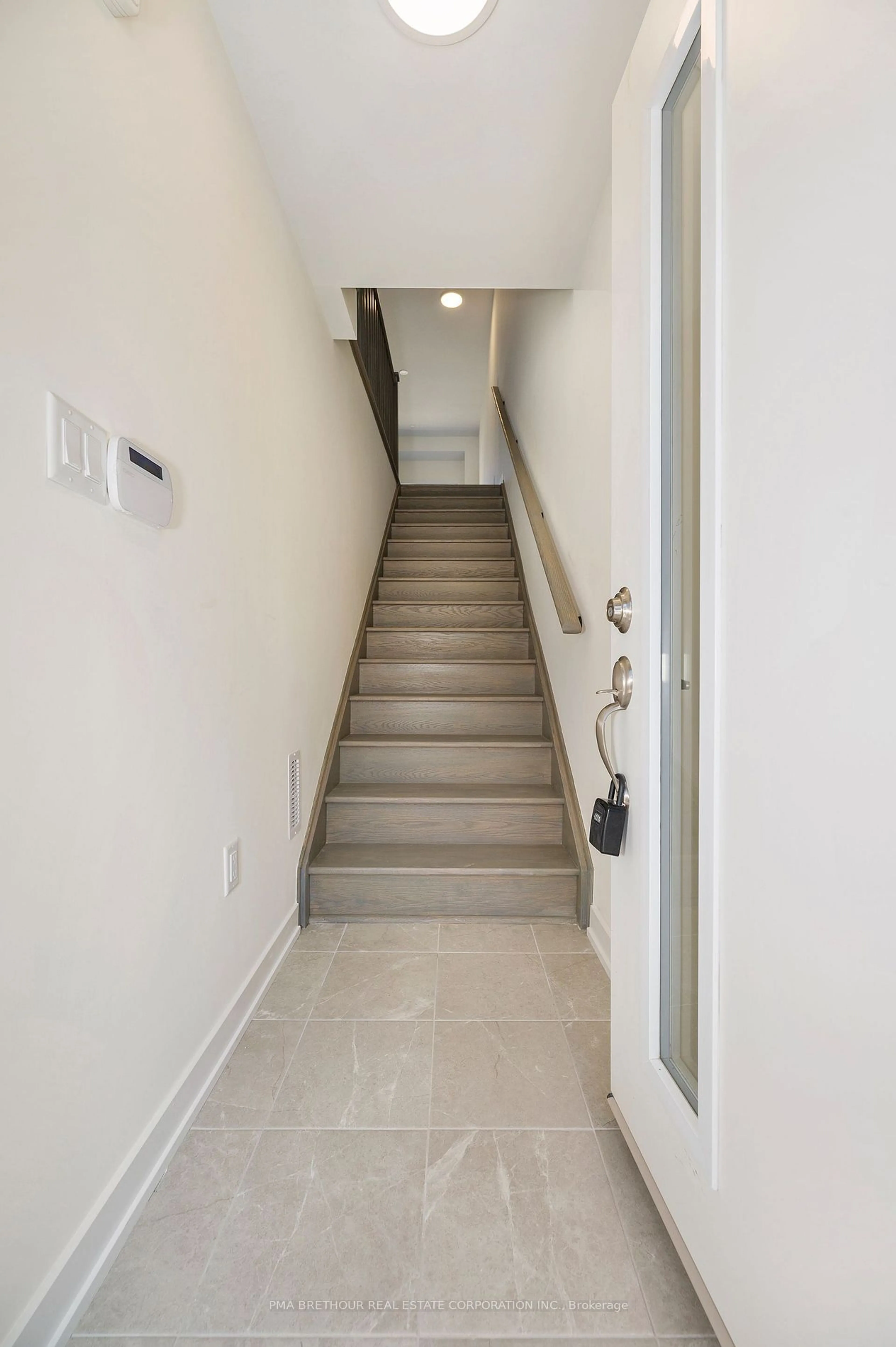 Stairs for 28 Winters Cres, Collingwood Ontario L9Y 5T1