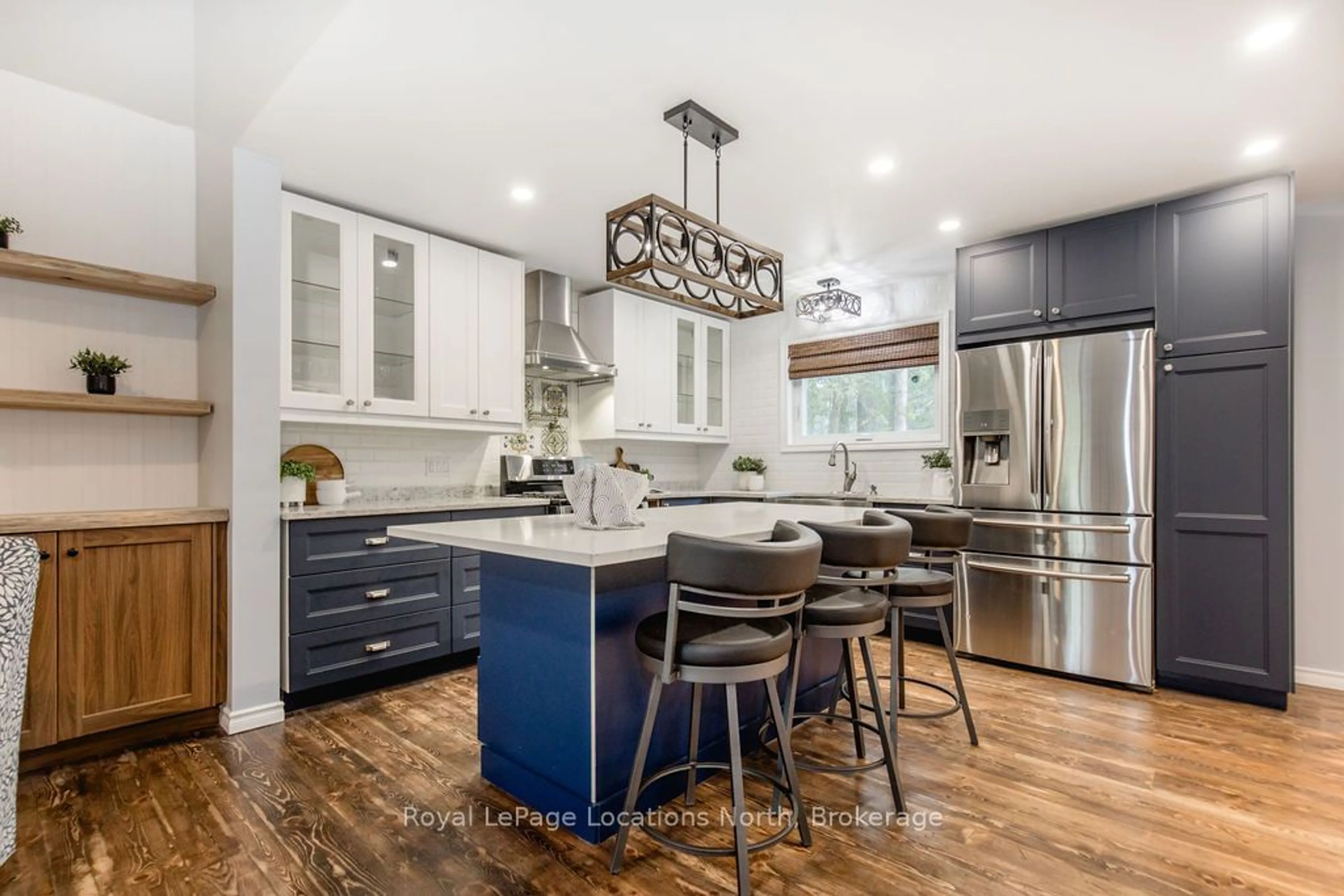 Open concept kitchen, unknown for 44 STROUD Cres, Wasaga Beach Ontario L9Z 2T5