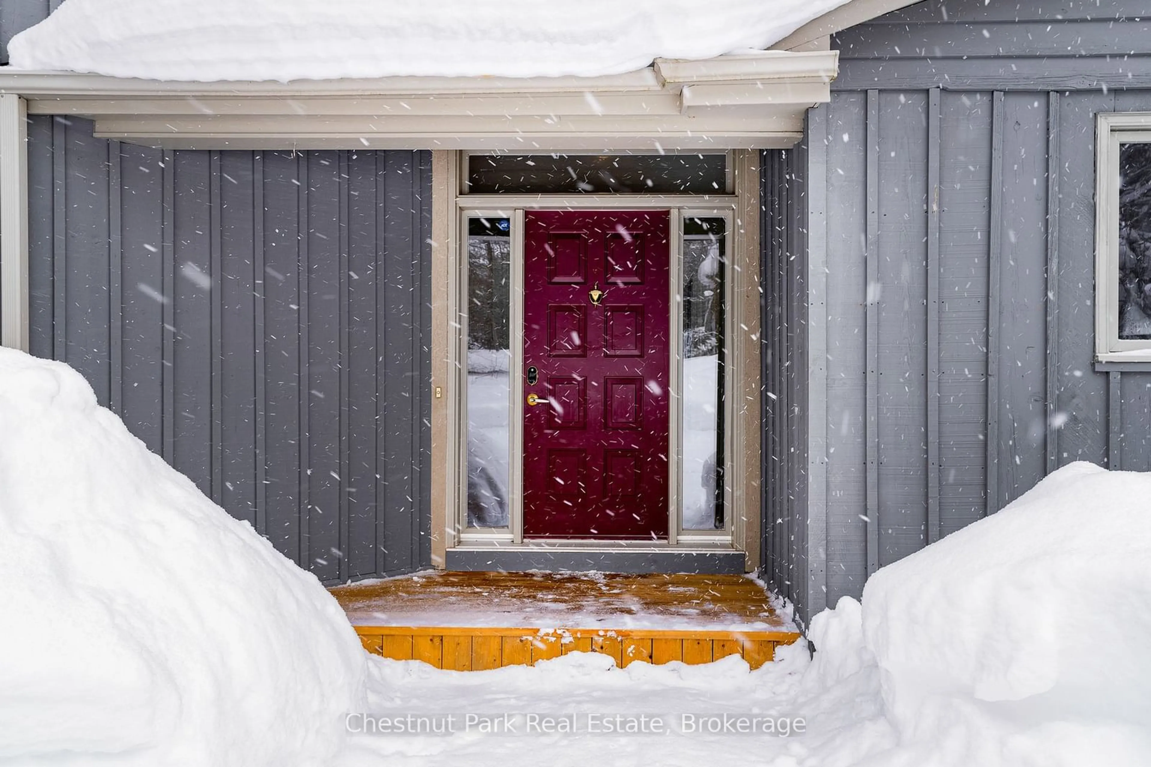 Indoor entryway for 8444 21/22 NOTTAWASAGA Sdrd, Clearview Ontario L0M 1H0