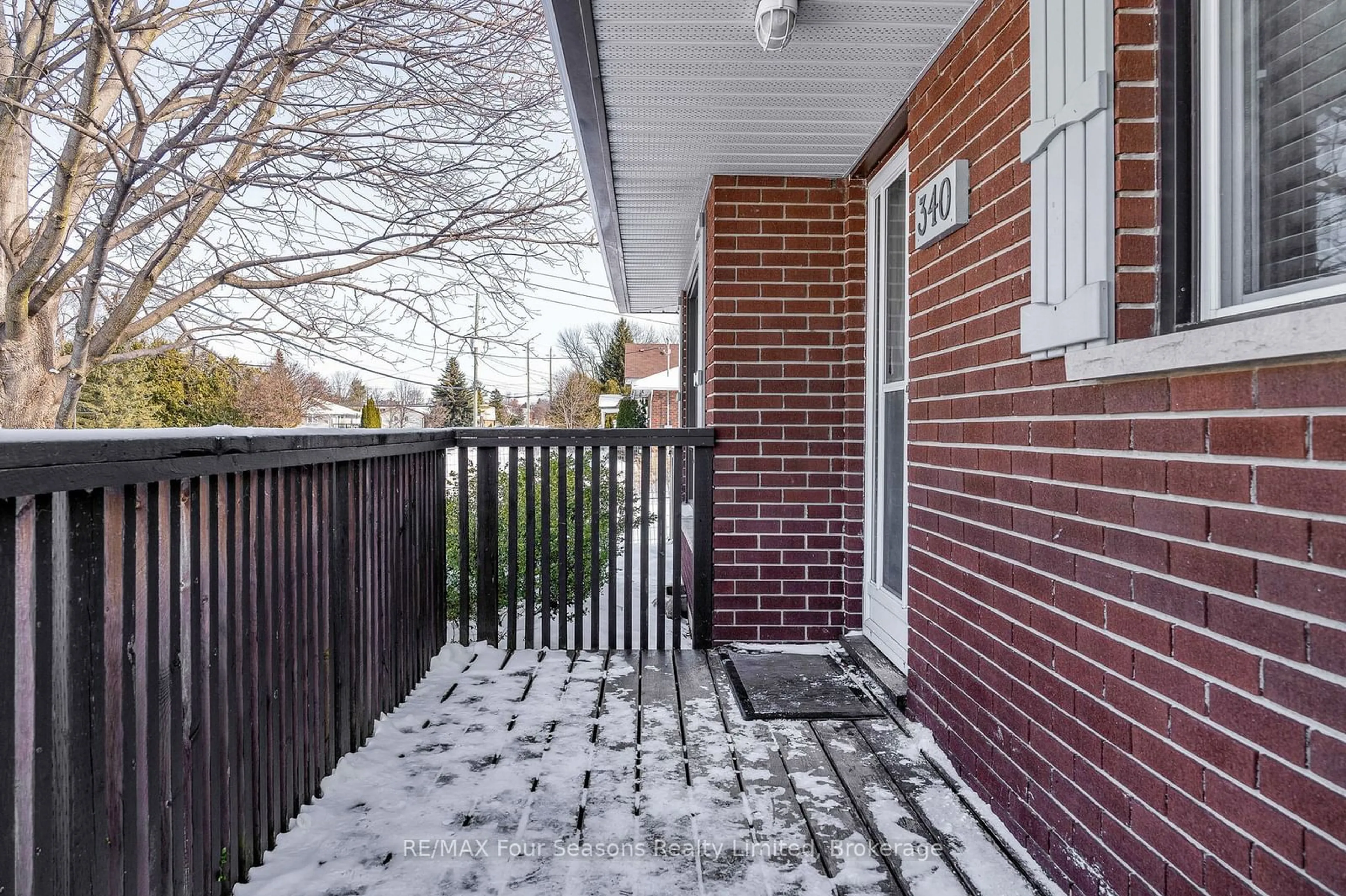 Patio, street for 340 Ontario St, Collingwood Ontario L9Y 1N3