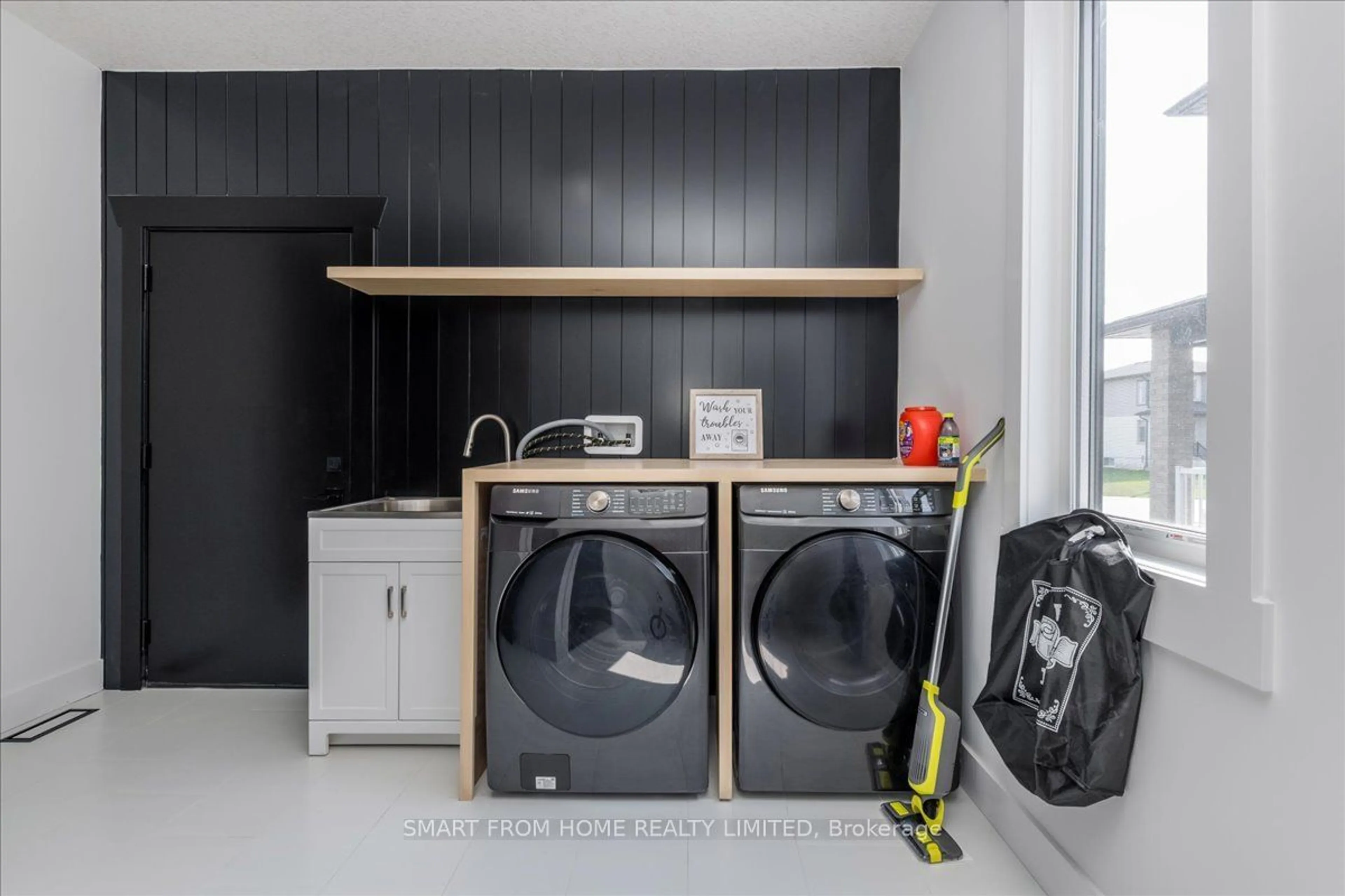 Laundry room for 64 Allenwood Rd, Springwater Ontario L0L 1P0