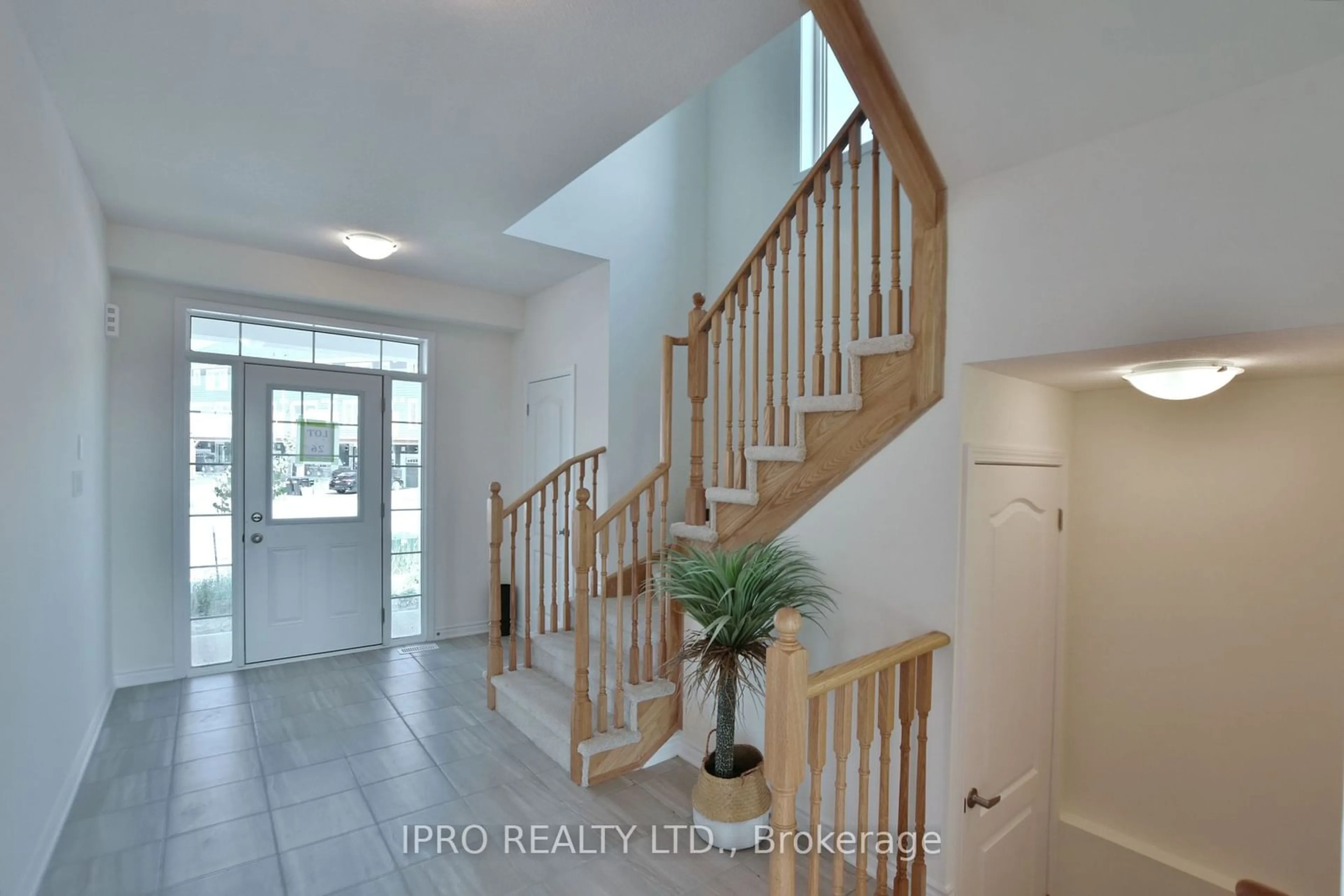 Indoor entryway for 12 Shapira Ave, Wasaga Beach Ontario L9Z 0K2