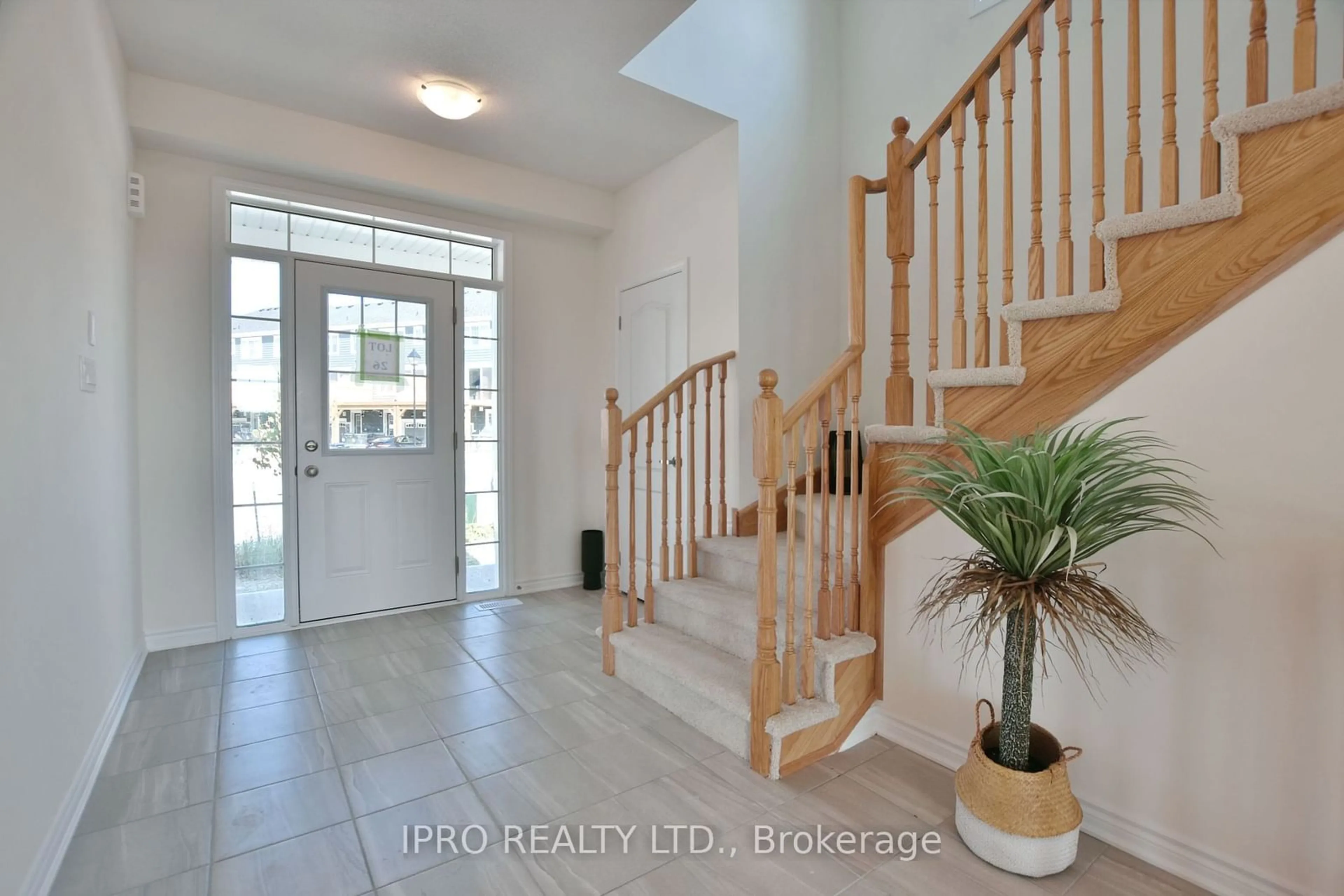 Indoor entryway for 12 Shapira Ave, Wasaga Beach Ontario L9Z 0K2