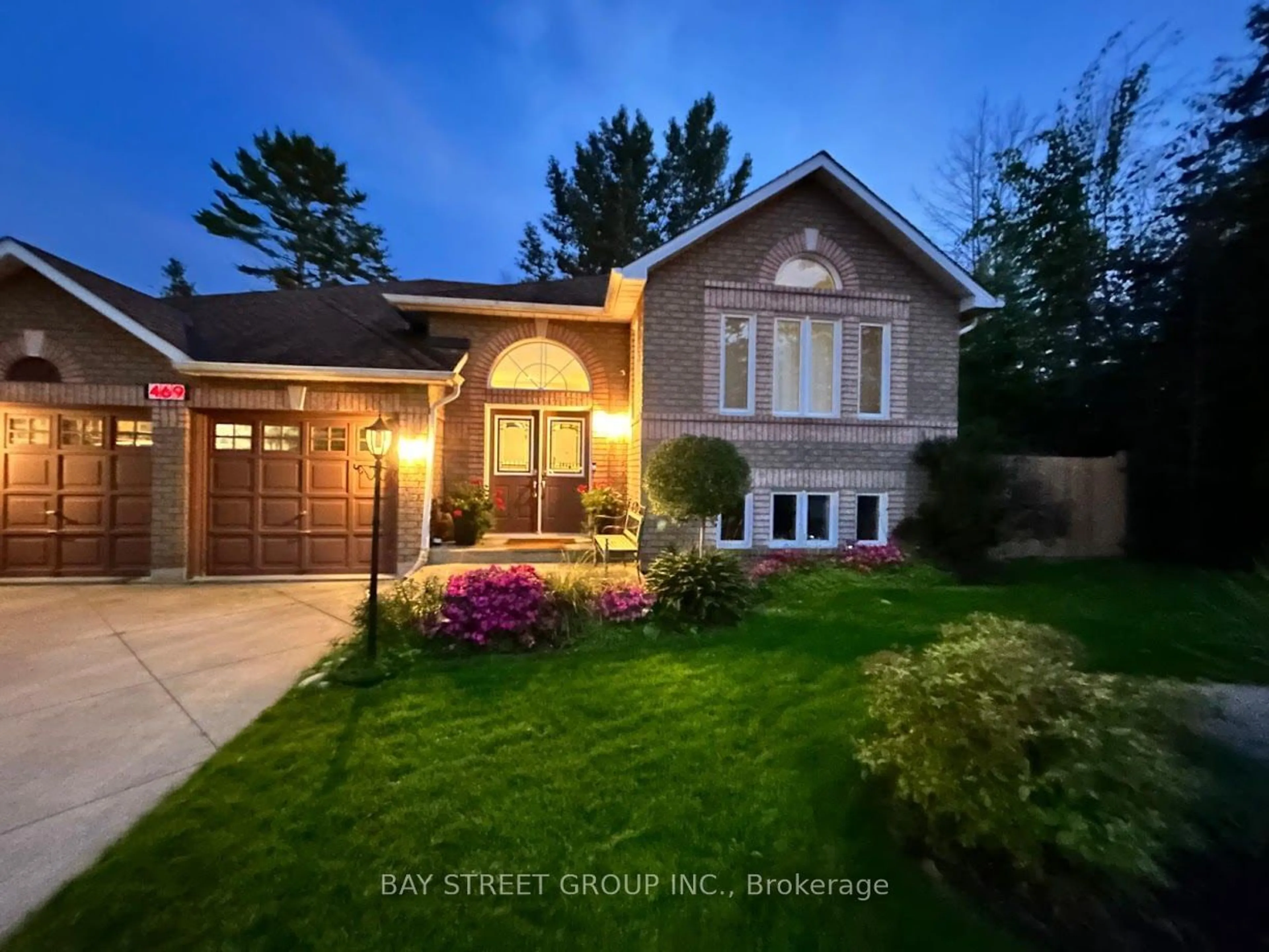 Home with brick exterior material, street for 469 Ramblewood Dr, Wasaga Beach Ontario L9Z 1P6