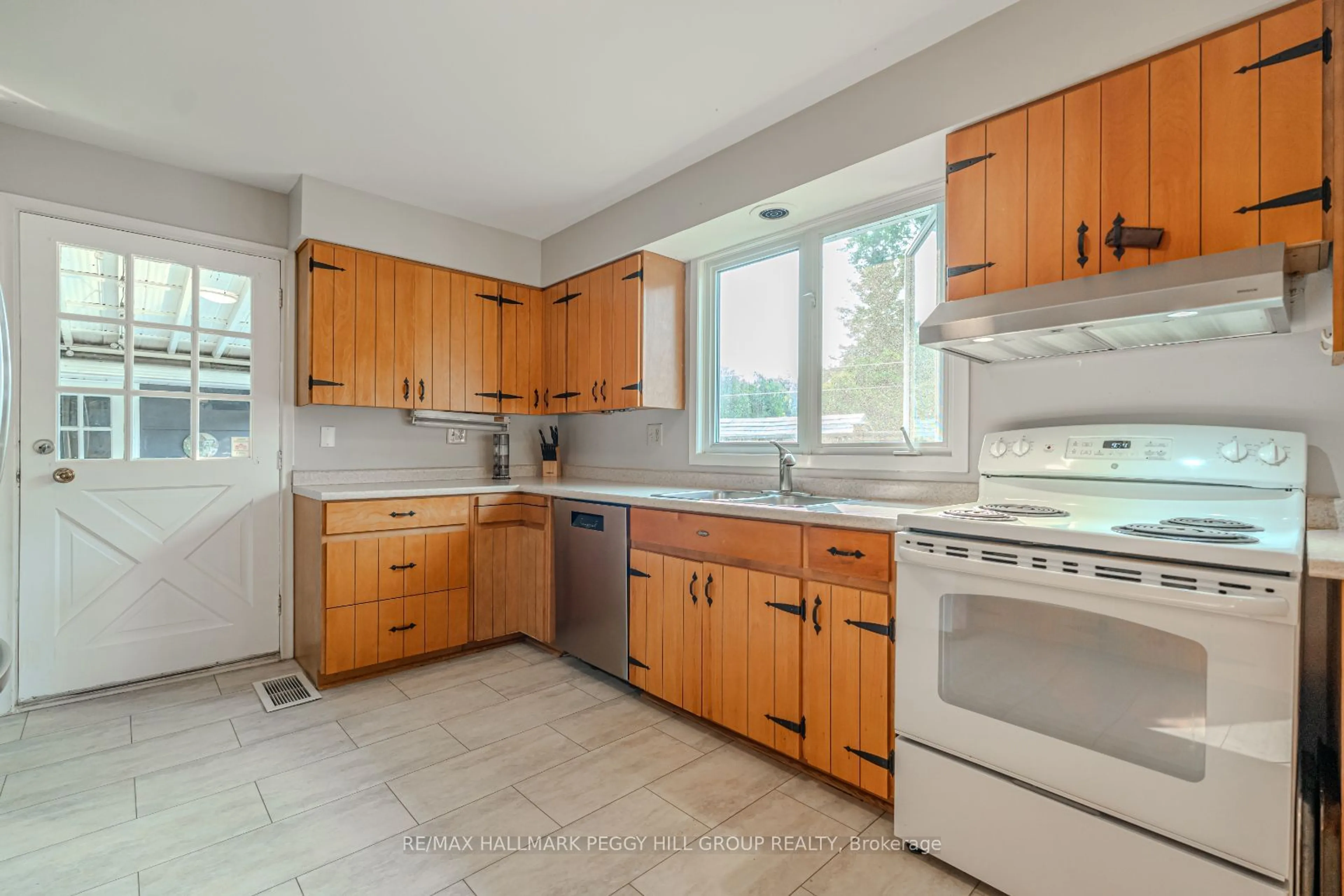 Standard kitchen, unknown for 434 Forest Ave, Orillia Ontario L3V 4A1