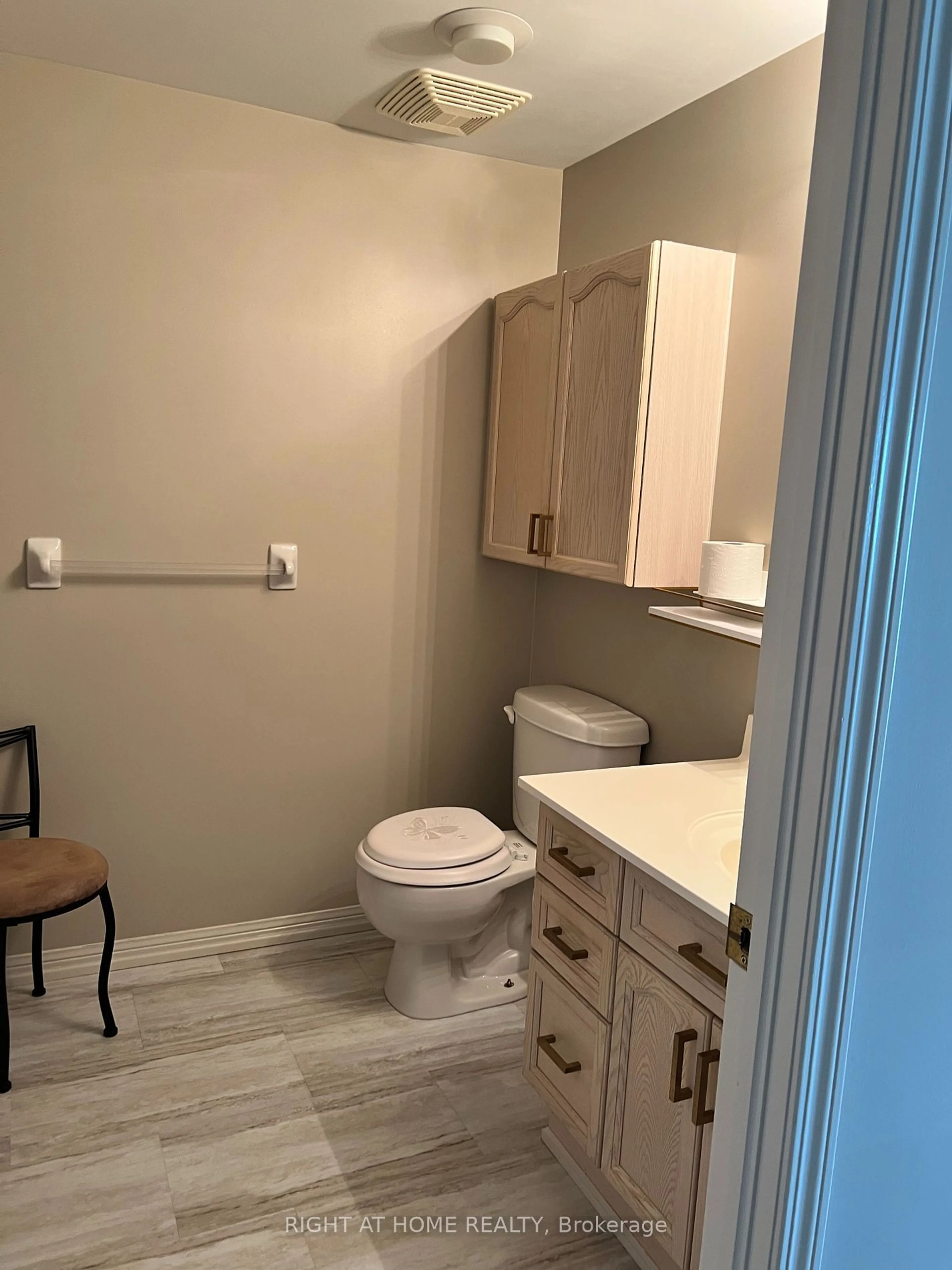 A pic of a room for 90 Dean Ave #218, Barrie Ontario L4N 0M3