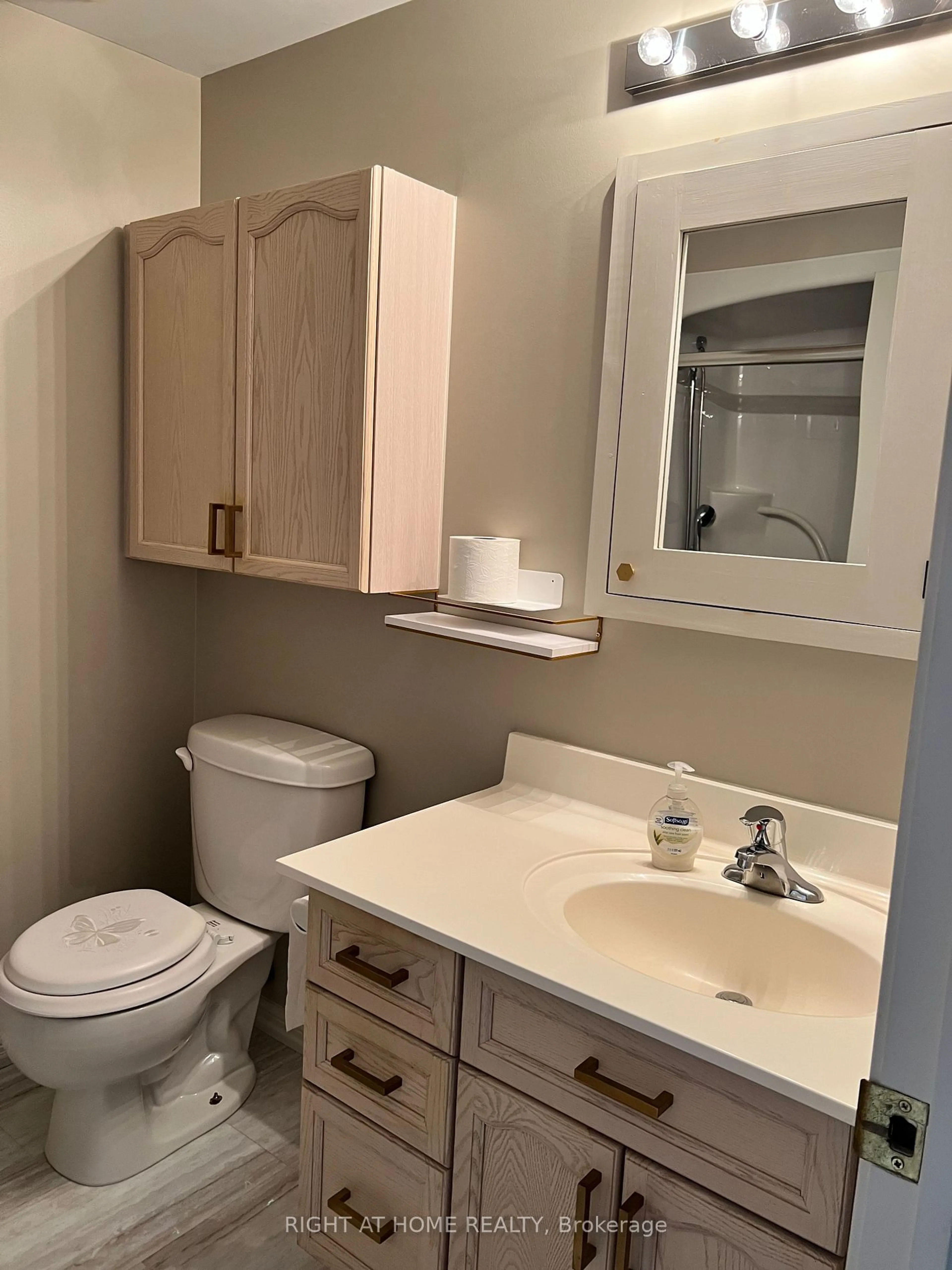 Standard bathroom, unknown for 90 Dean Ave #218, Barrie Ontario L4N 0M3