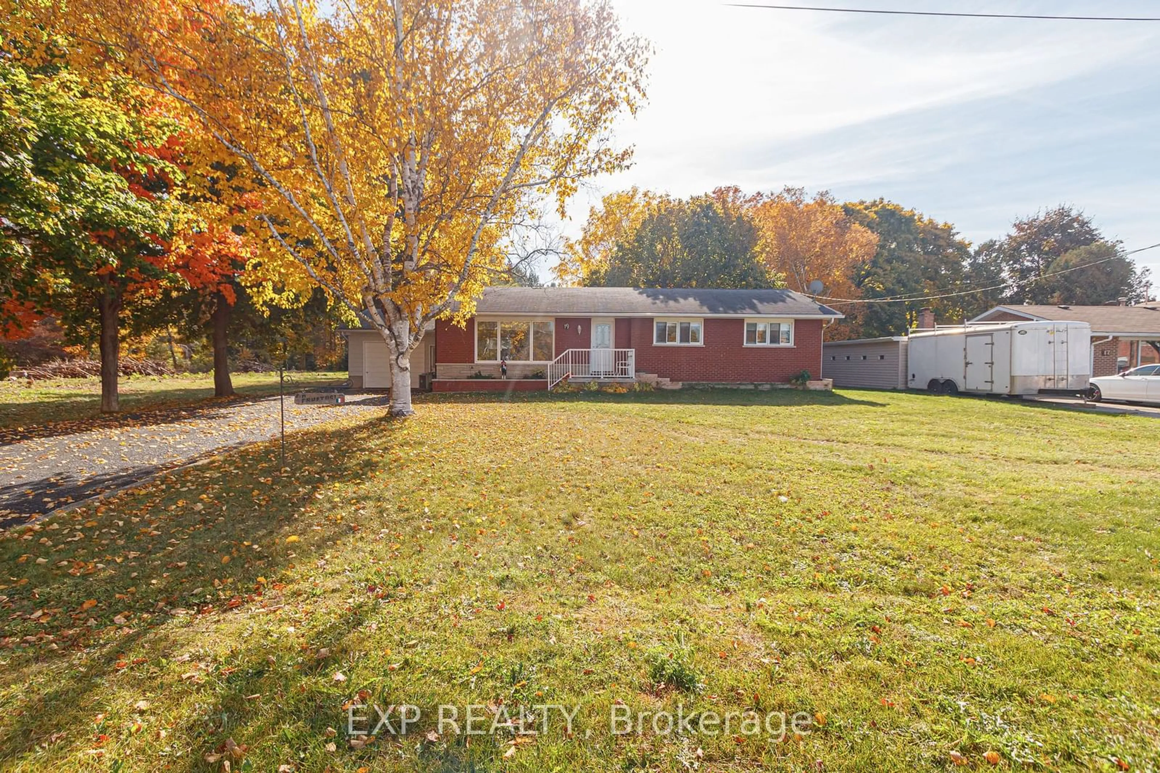 A pic from outside/outdoor area/front of a property/back of a property/a pic from drone, street for 19 Locke Ave, Clearview Ontario L0M 1S0