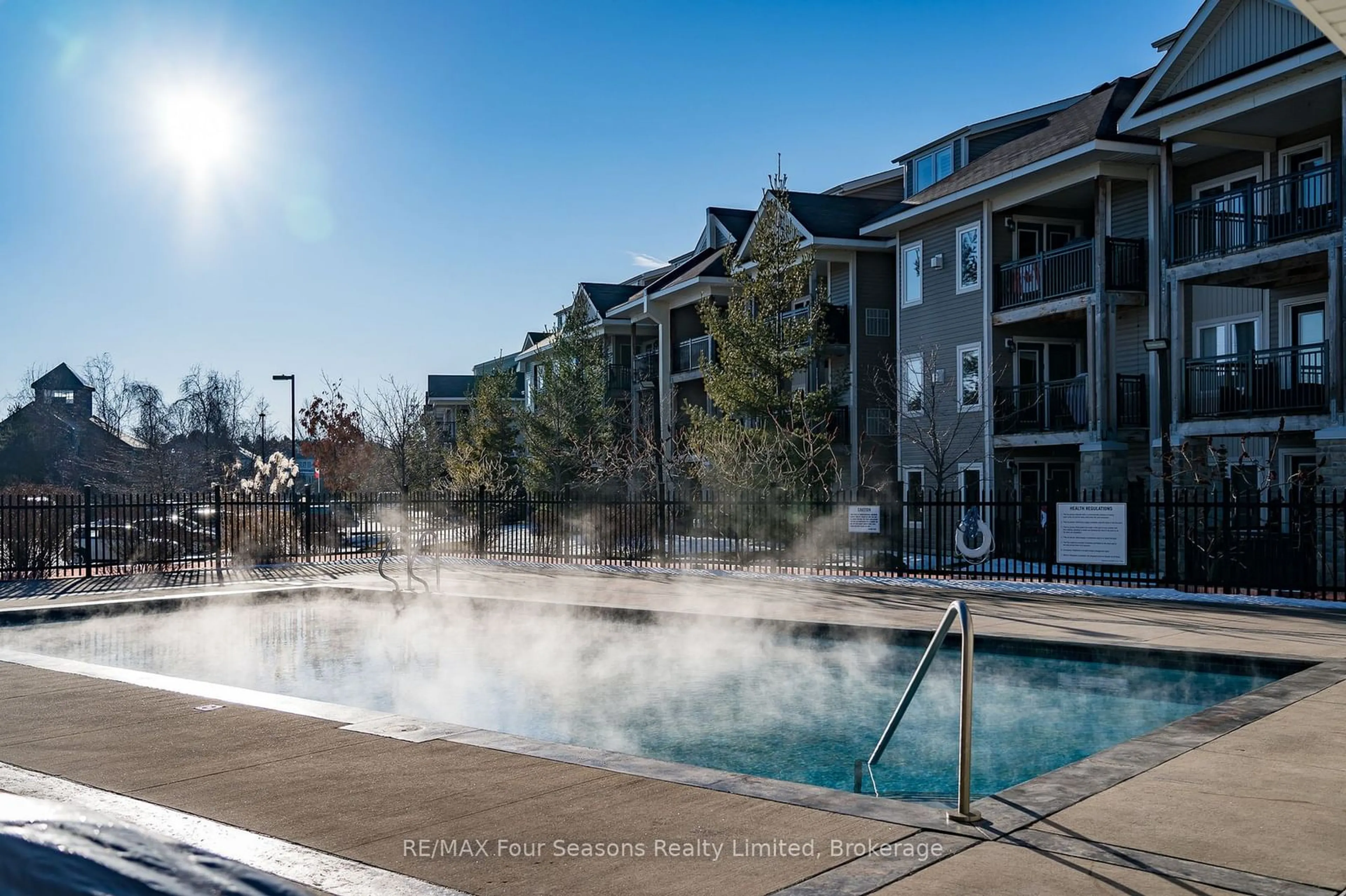 Pool for 10 BRANDY LANE Dr #302, Collingwood Ontario L9Y 0X4