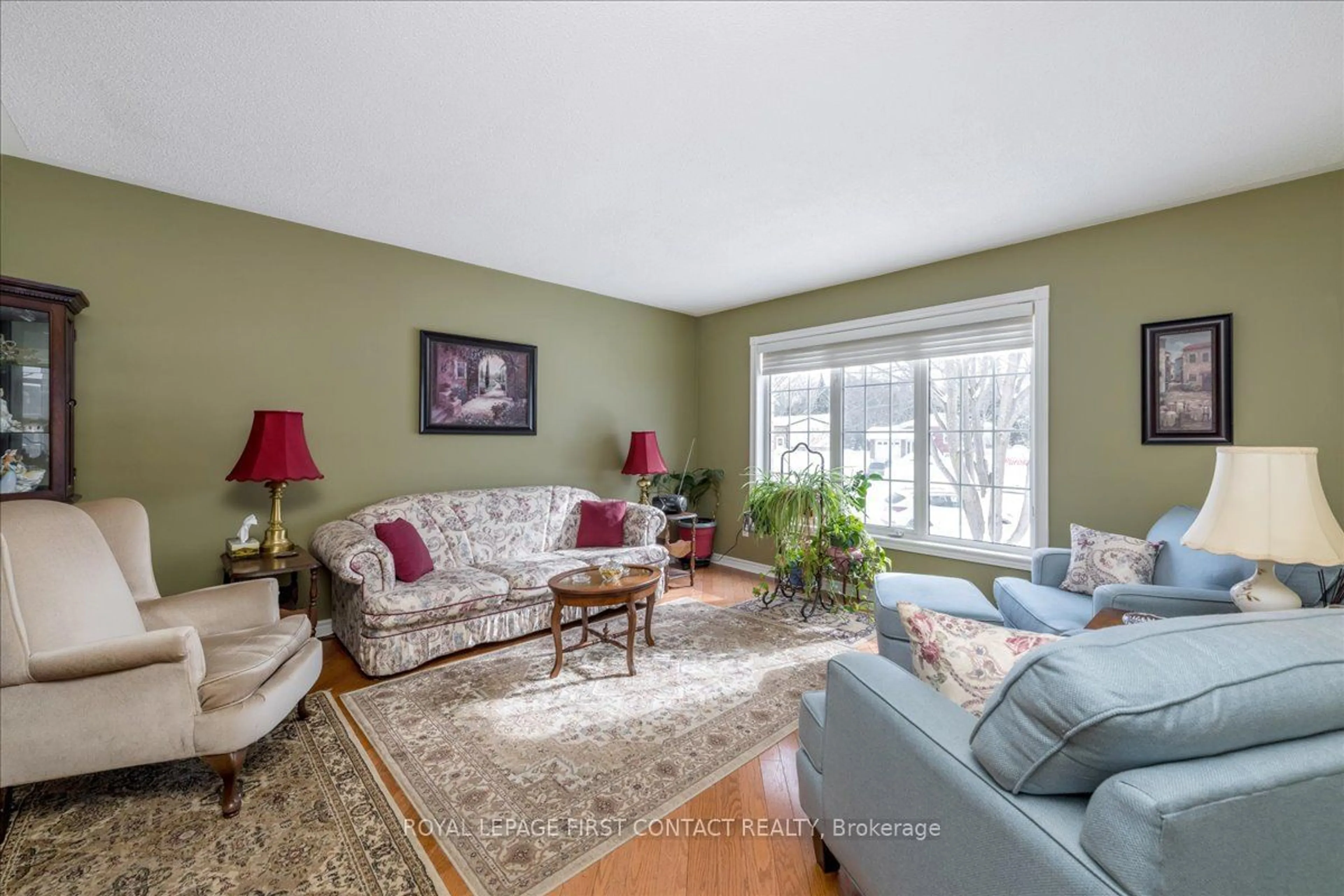 Living room with furniture, unknown for 15 Lisbon Crt, Wasaga Beach Ontario L9Z 1L2