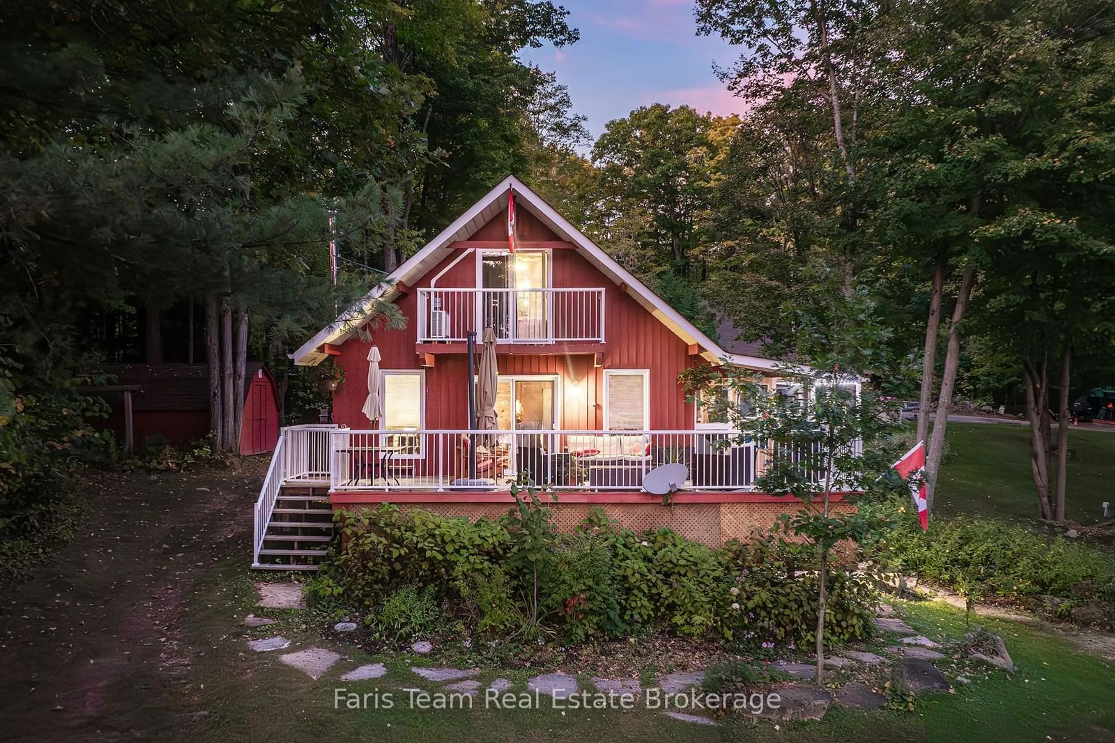 A pic from outside/outdoor area/front of a property/back of a property/a pic from drone, water/lake/river/ocean view for 1472 Otter Point Rd, Severn Ontario L0K 1E0