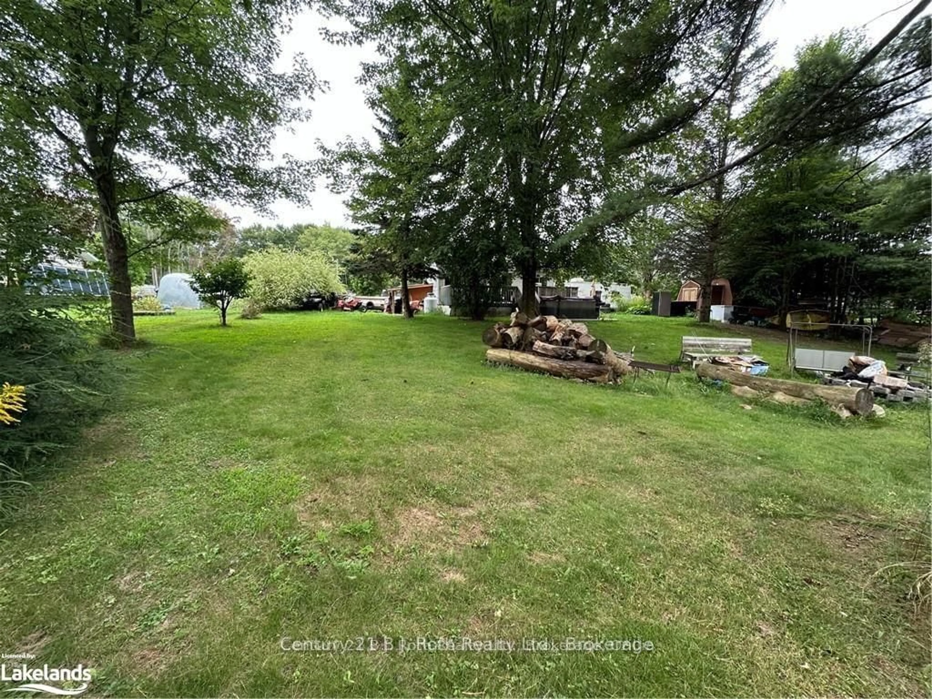 A pic from outside/outdoor area/front of a property/back of a property/a pic from drone, forest/trees view for 4708 SEVERN St, Severn Ontario P0E 1N0