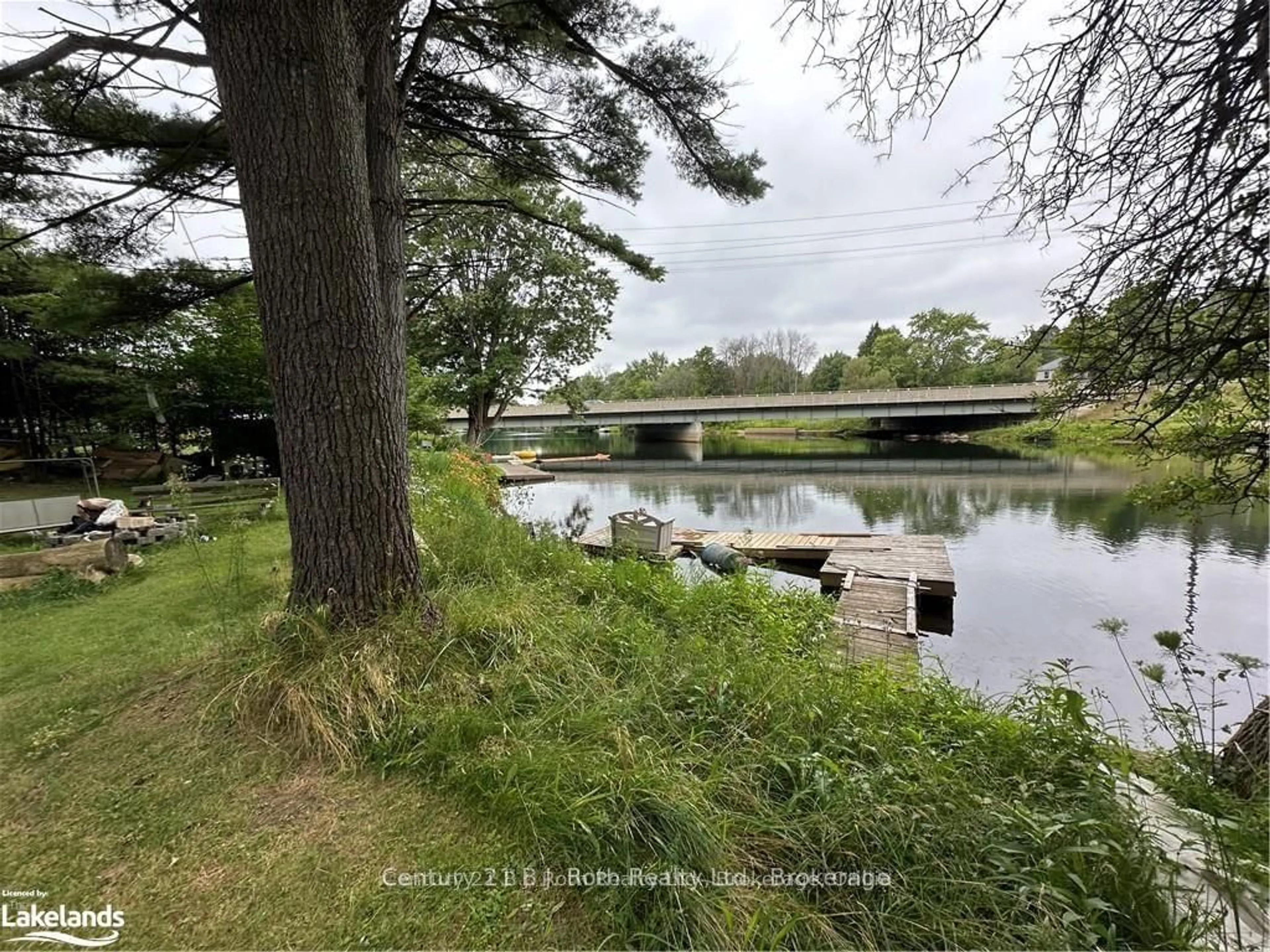 A pic from outside/outdoor area/front of a property/back of a property/a pic from drone, water/lake/river/ocean view for 4708 SEVERN St, Severn Ontario P0E 1N0