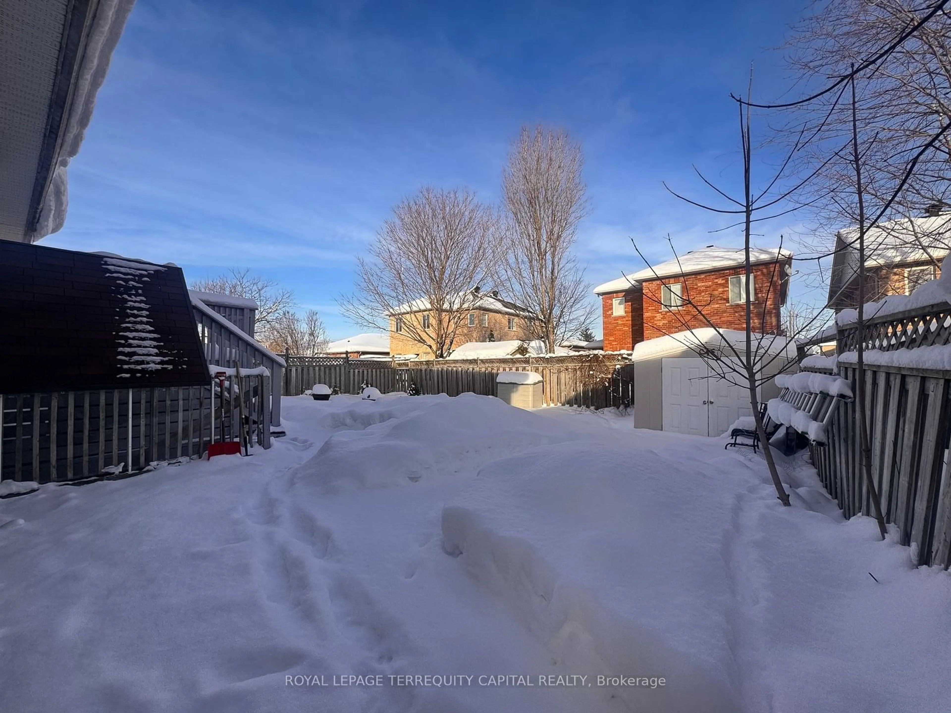 A pic from outside/outdoor area/front of a property/back of a property/a pic from drone, street for 90 O'SHAUGHNESSY Cres, Barrie Ontario L4N 7L9