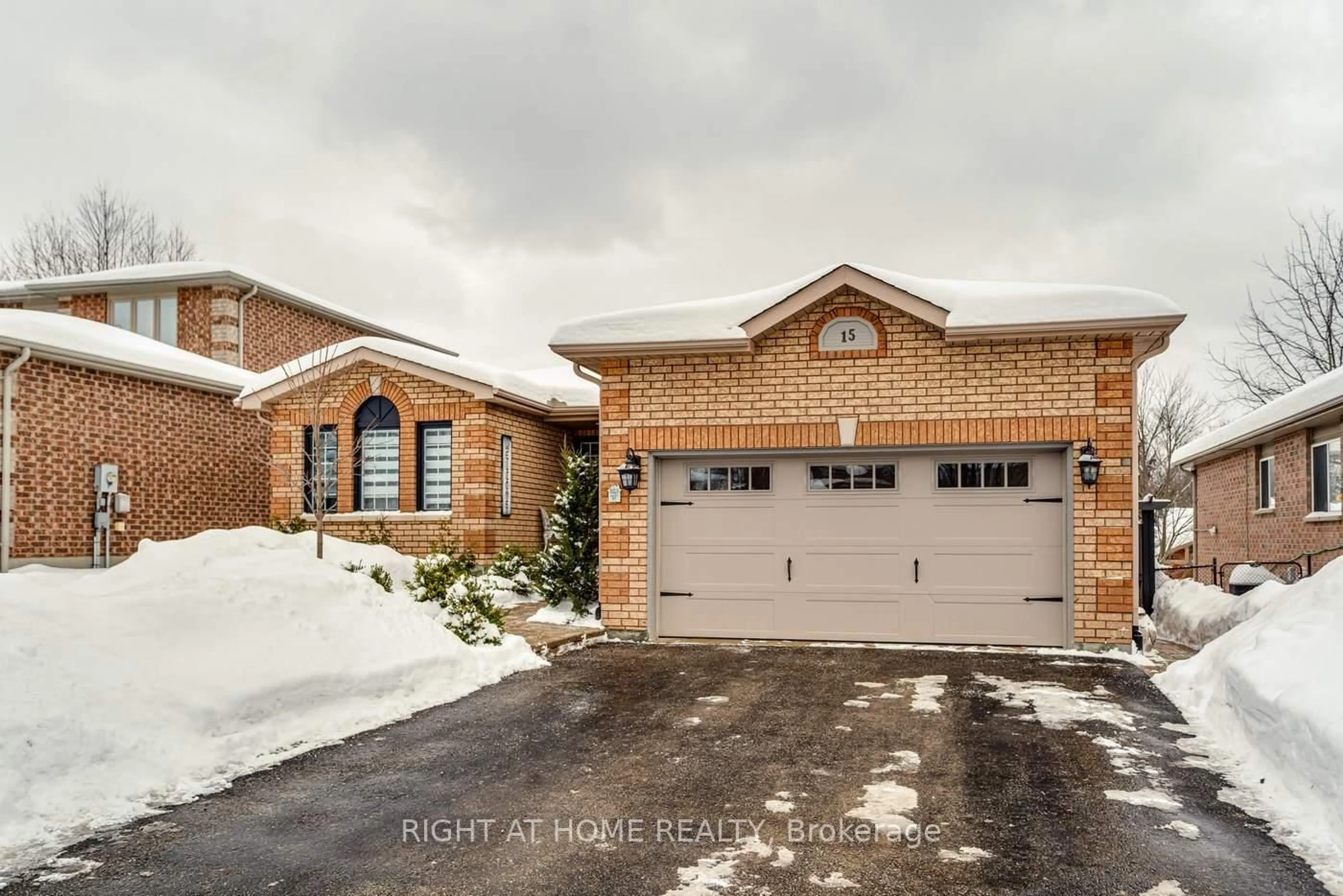 Home with brick exterior material, street for 15 Horsfield Dr, Barrie Ontario L4N 7X8