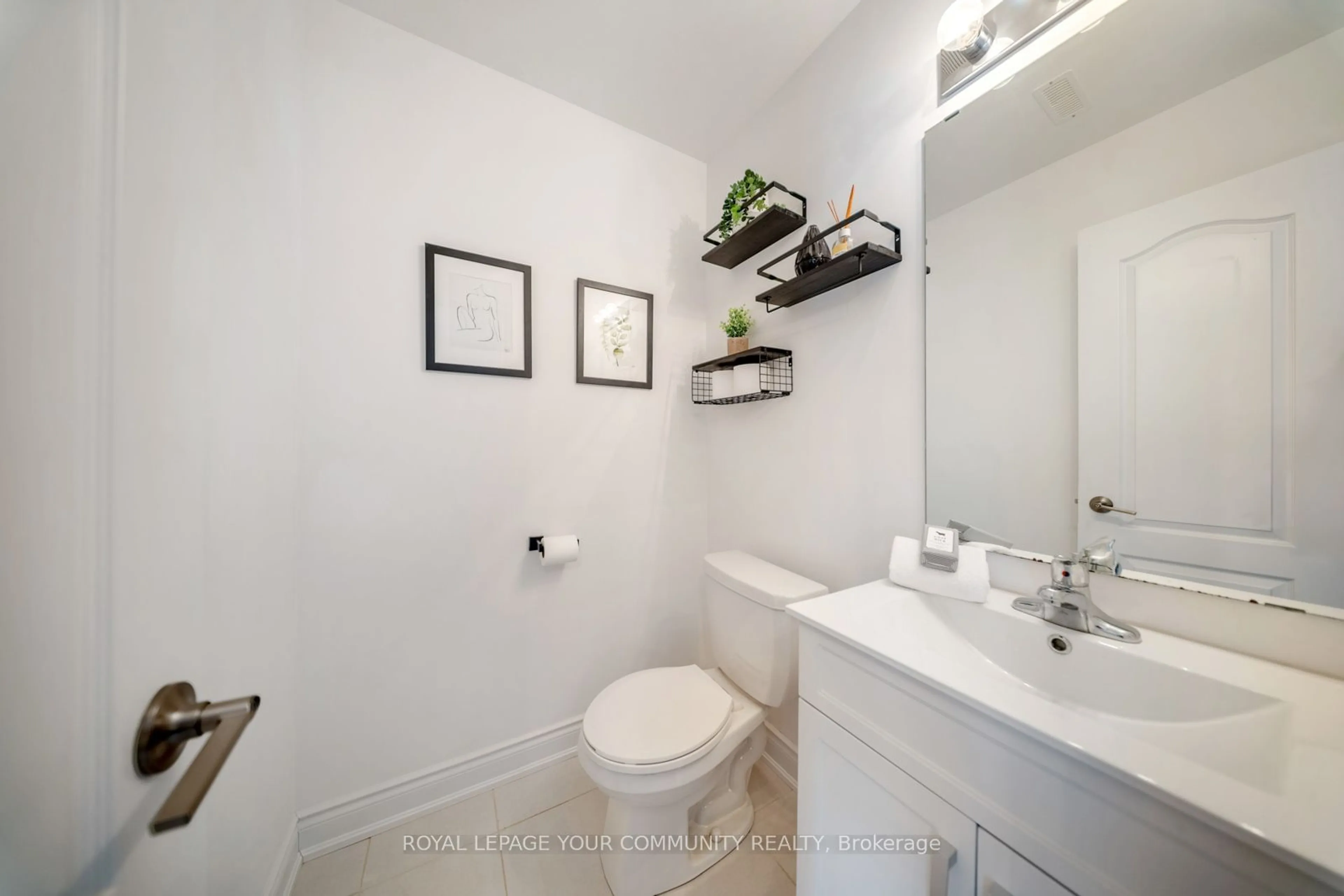 Standard bathroom, ceramic/tile floor for 12 Andean Lane, Barrie Ontario L9J 0J4