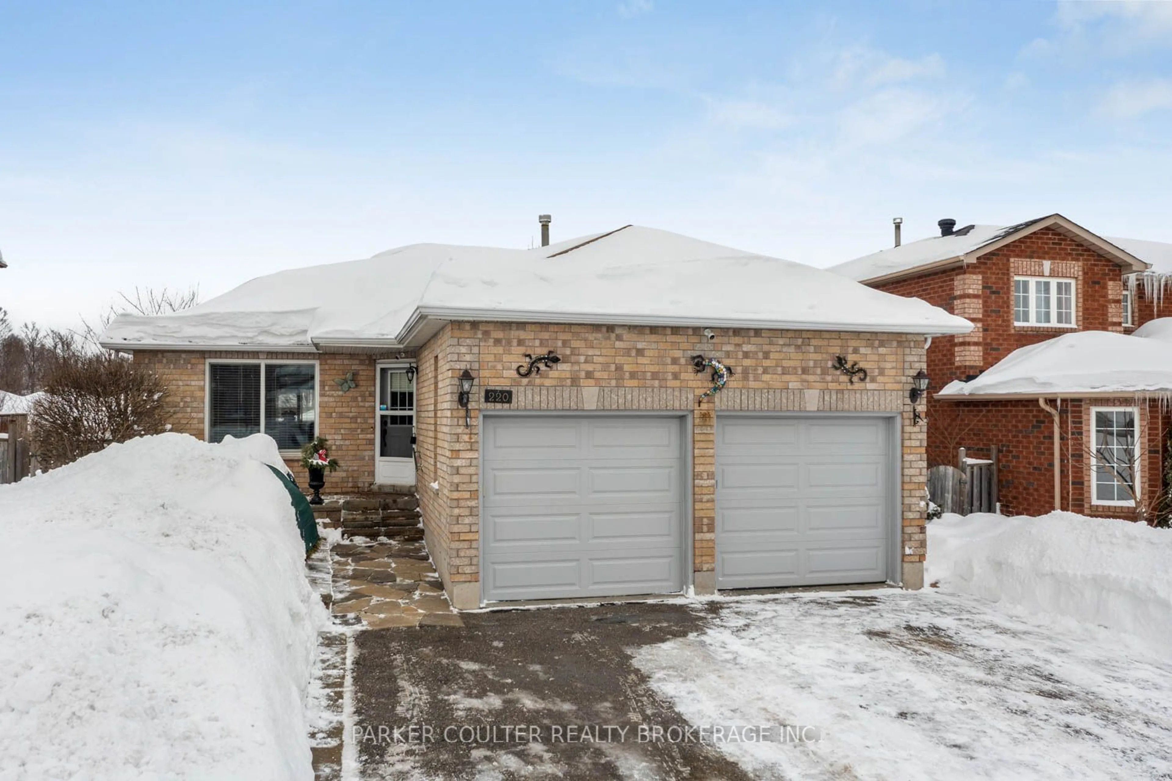 Home with brick exterior material, street for 220 Livingstone St, Barrie Ontario L4M 6M5