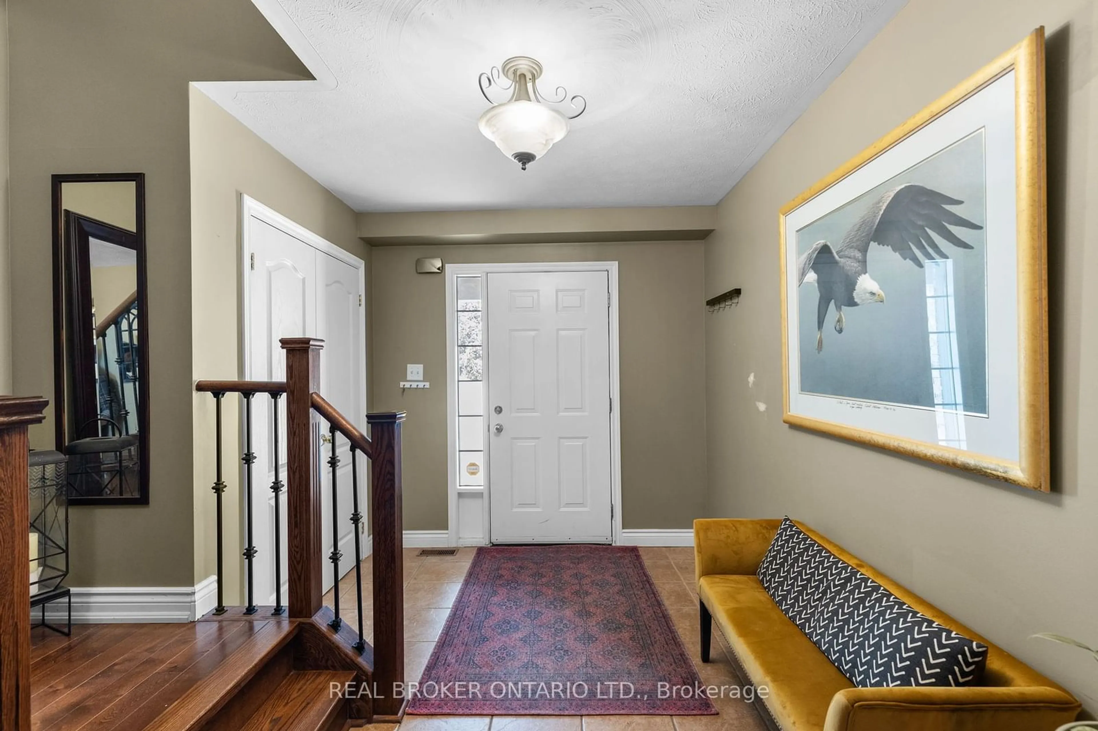 Indoor entryway for 3173 Bass Lake Side Rd, Orillia Ontario L3V 7Y4