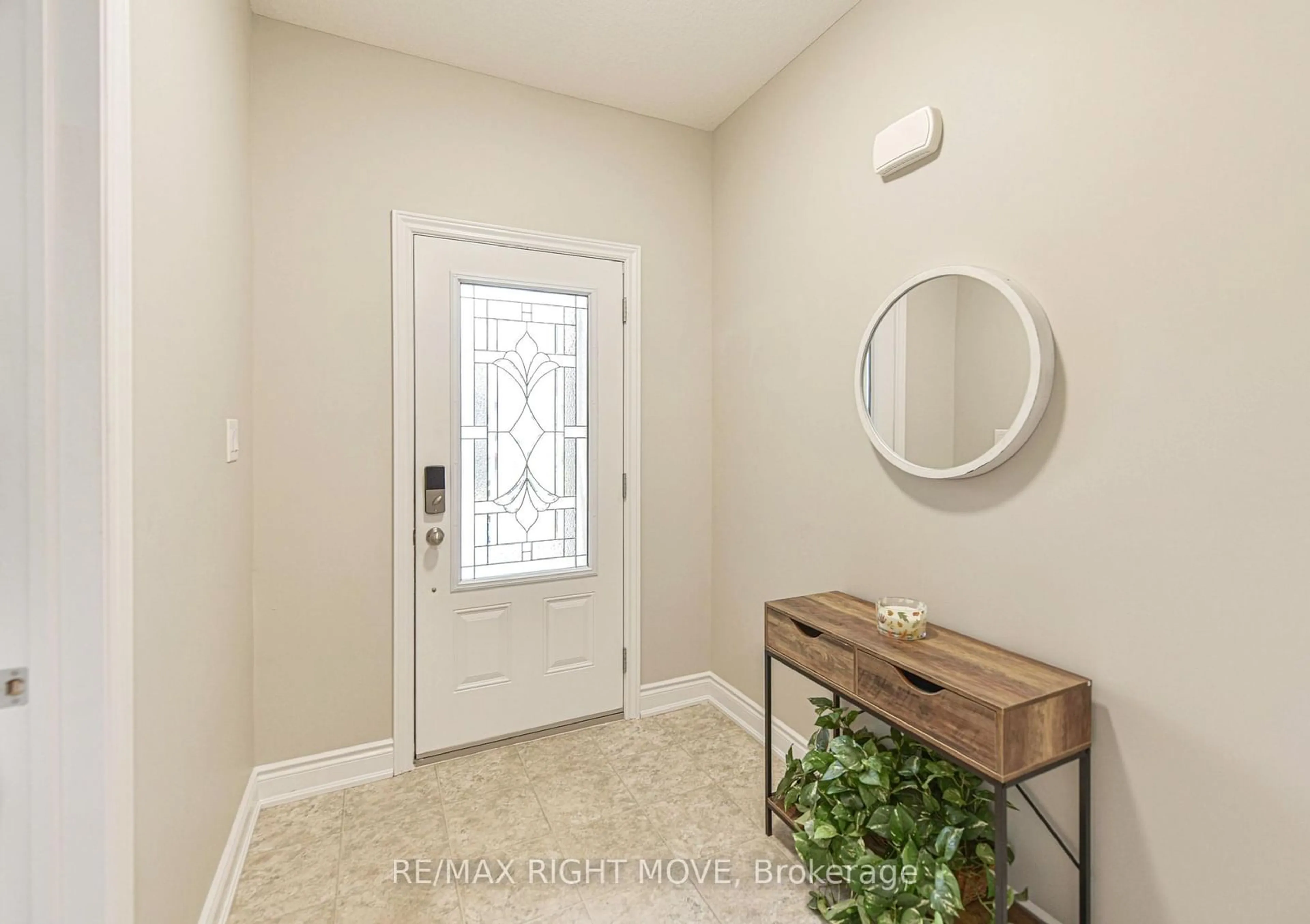 Indoor entryway for 198 Lucy Lane, Orillia Ontario L3V 0G3