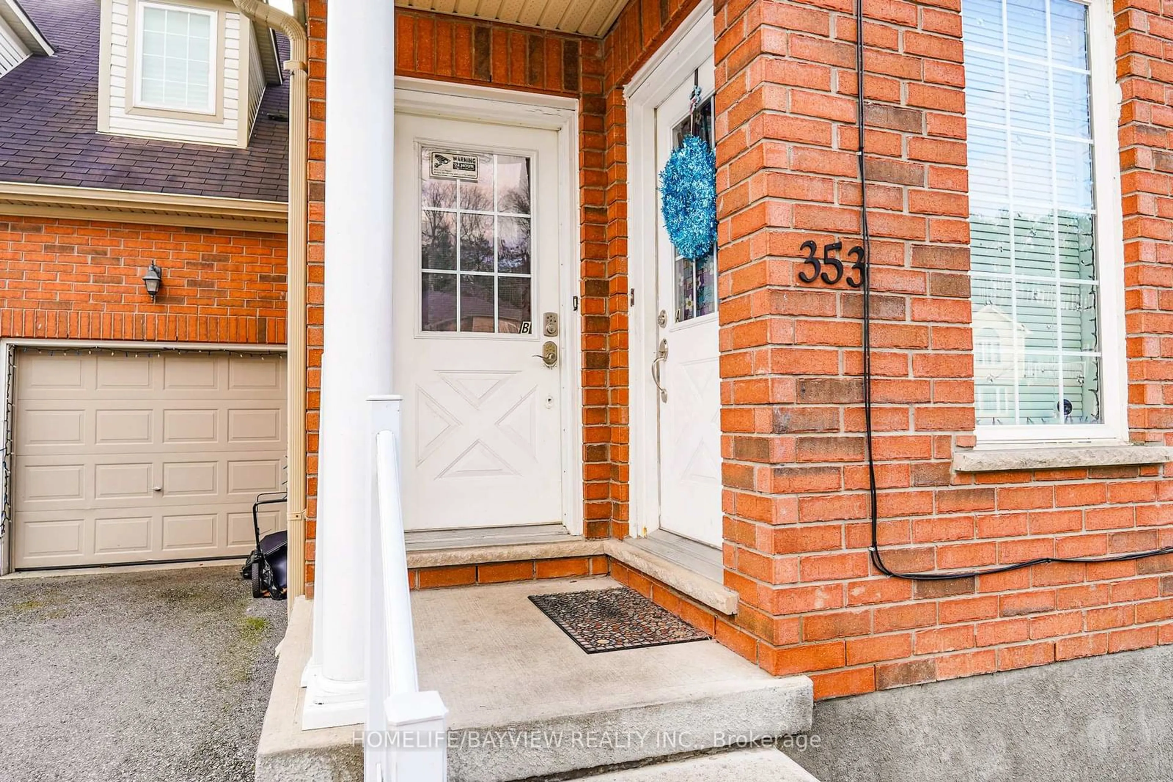 Indoor entryway for 353 EDGEHILL Dr, Barrie Ontario L4N 9X5