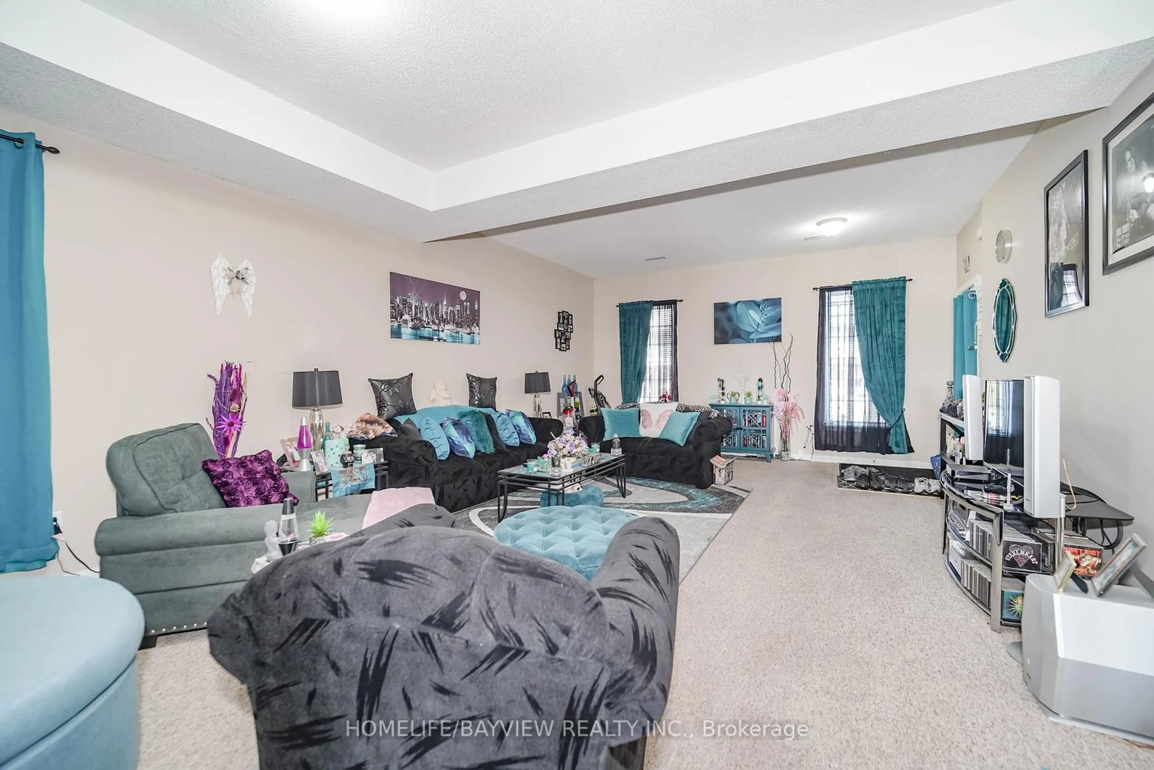 Living room with furniture, unknown for 353 EDGEHILL Dr, Barrie Ontario L4N 9X5