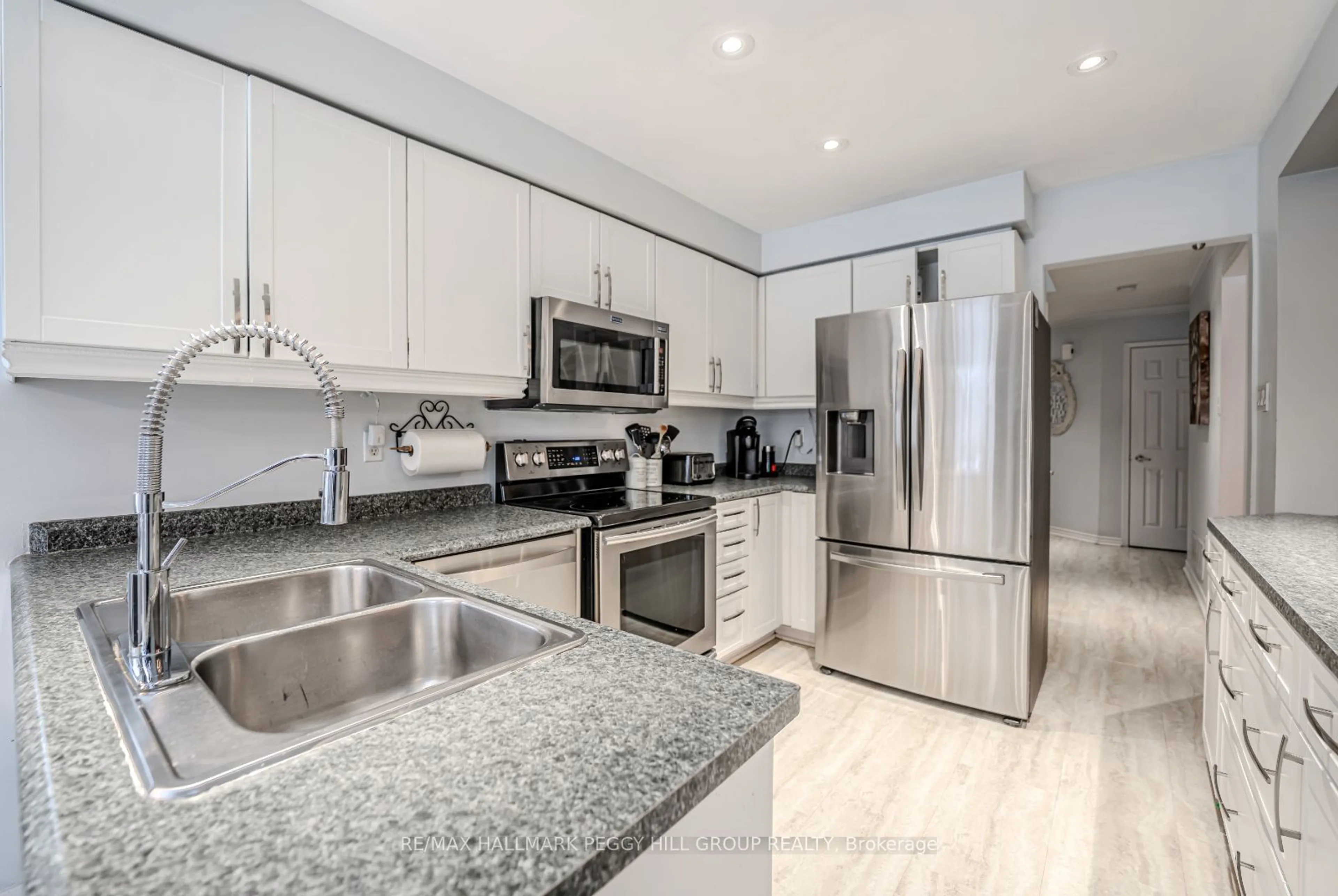 Open concept kitchen, unknown for 56 Draper Cres, Barrie Ontario L4N 6B1