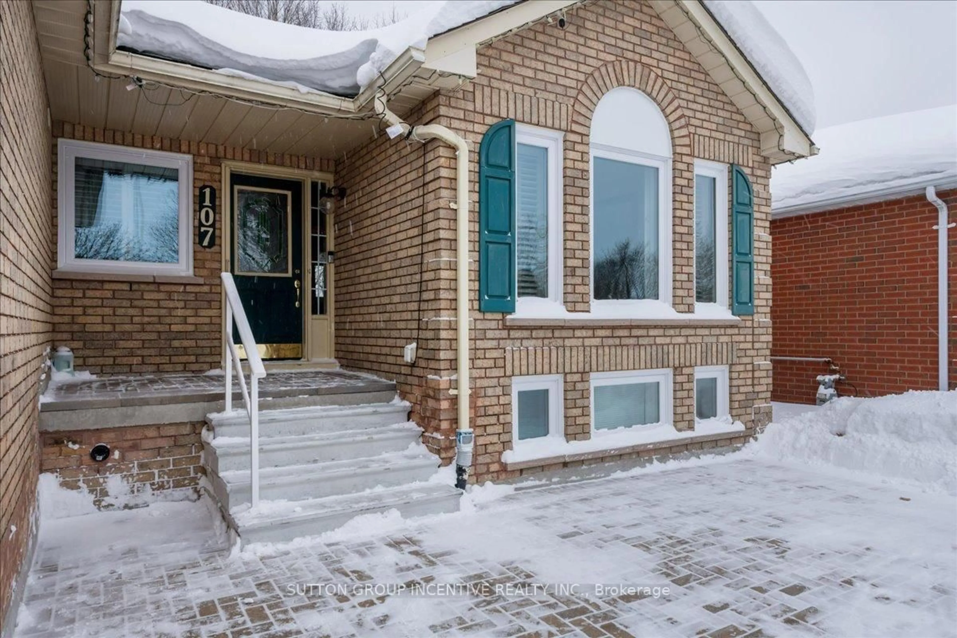 Home with brick exterior material, street for 107 Brown St, Barrie Ontario L4N 7V6