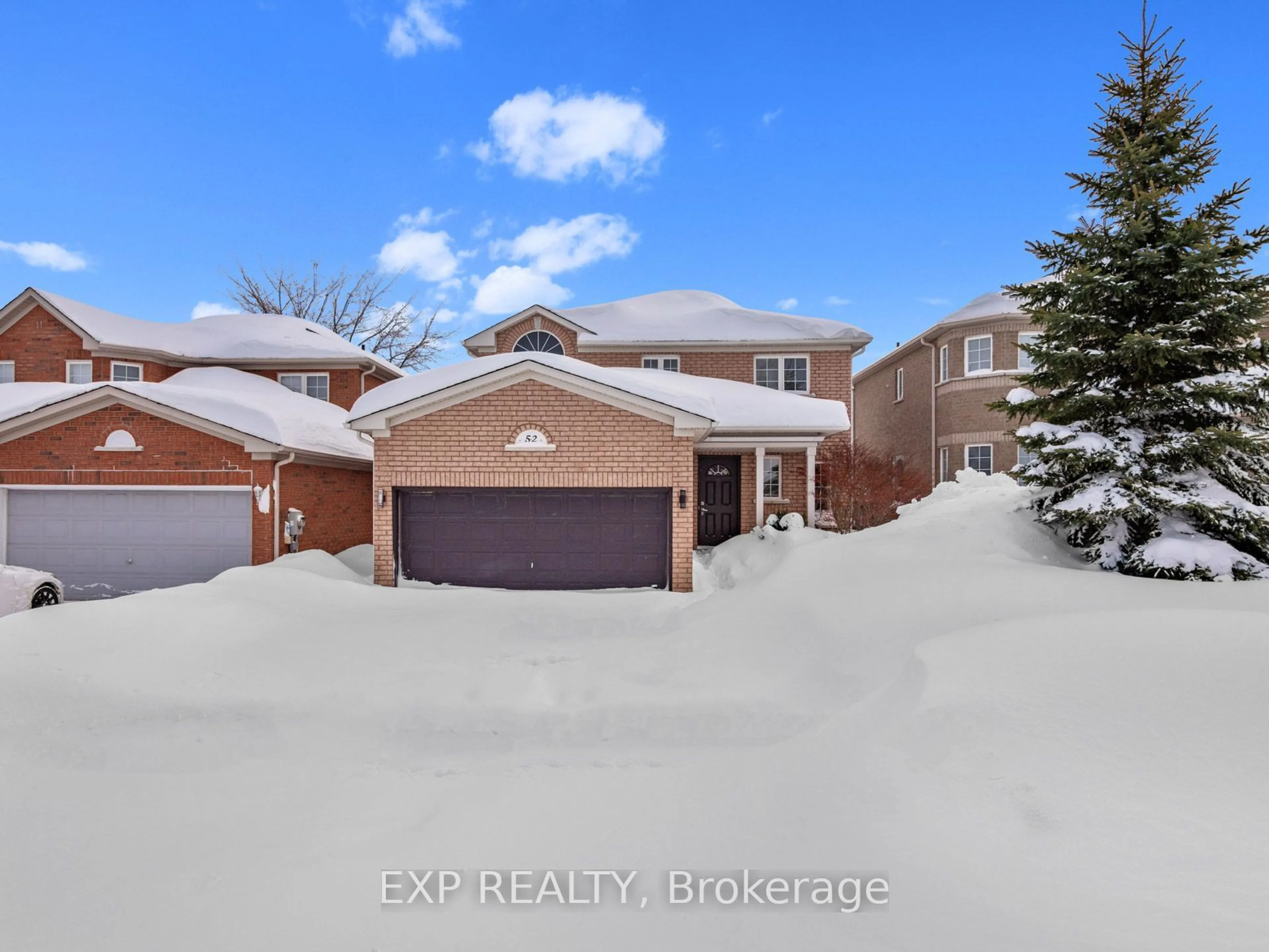 A pic from outside/outdoor area/front of a property/back of a property/a pic from drone, street for 52 Stanley St, Barrie Ontario L4M 6V6