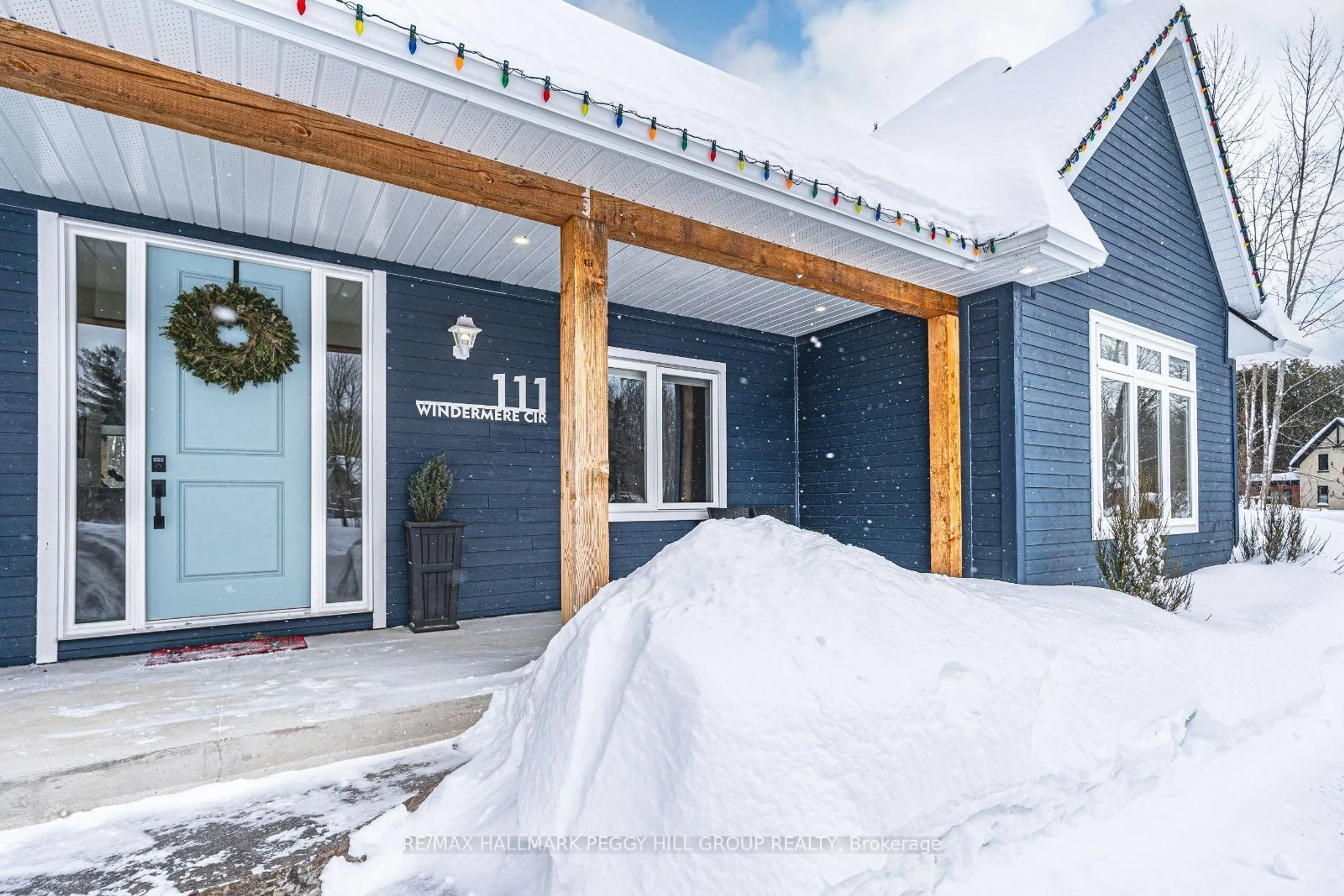 Indoor entryway for 111 Windermere Circ, Tay Ontario L4R 0C3