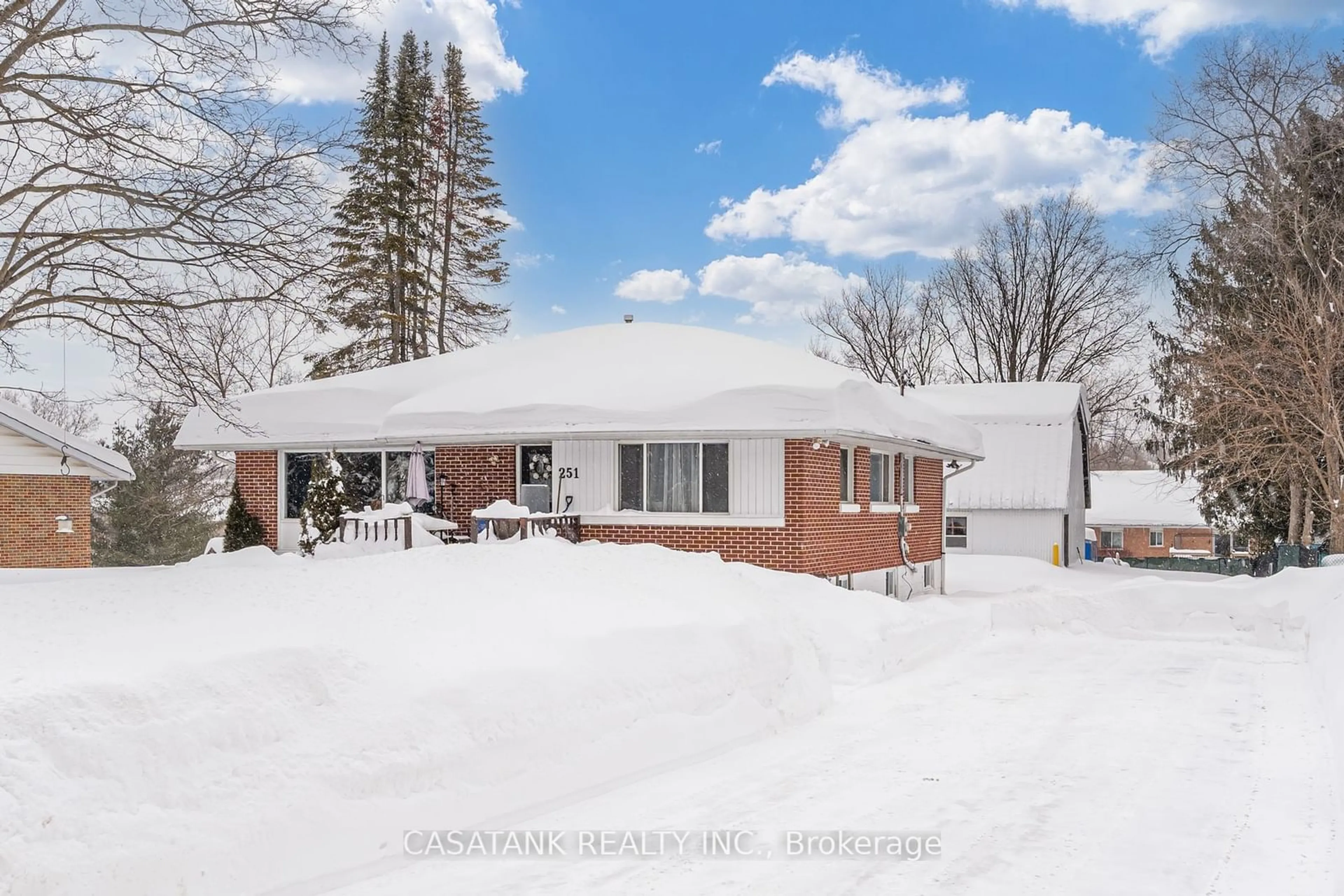 Unknown for 251 Huronia Rd, Barrie Ontario L4N 4G2