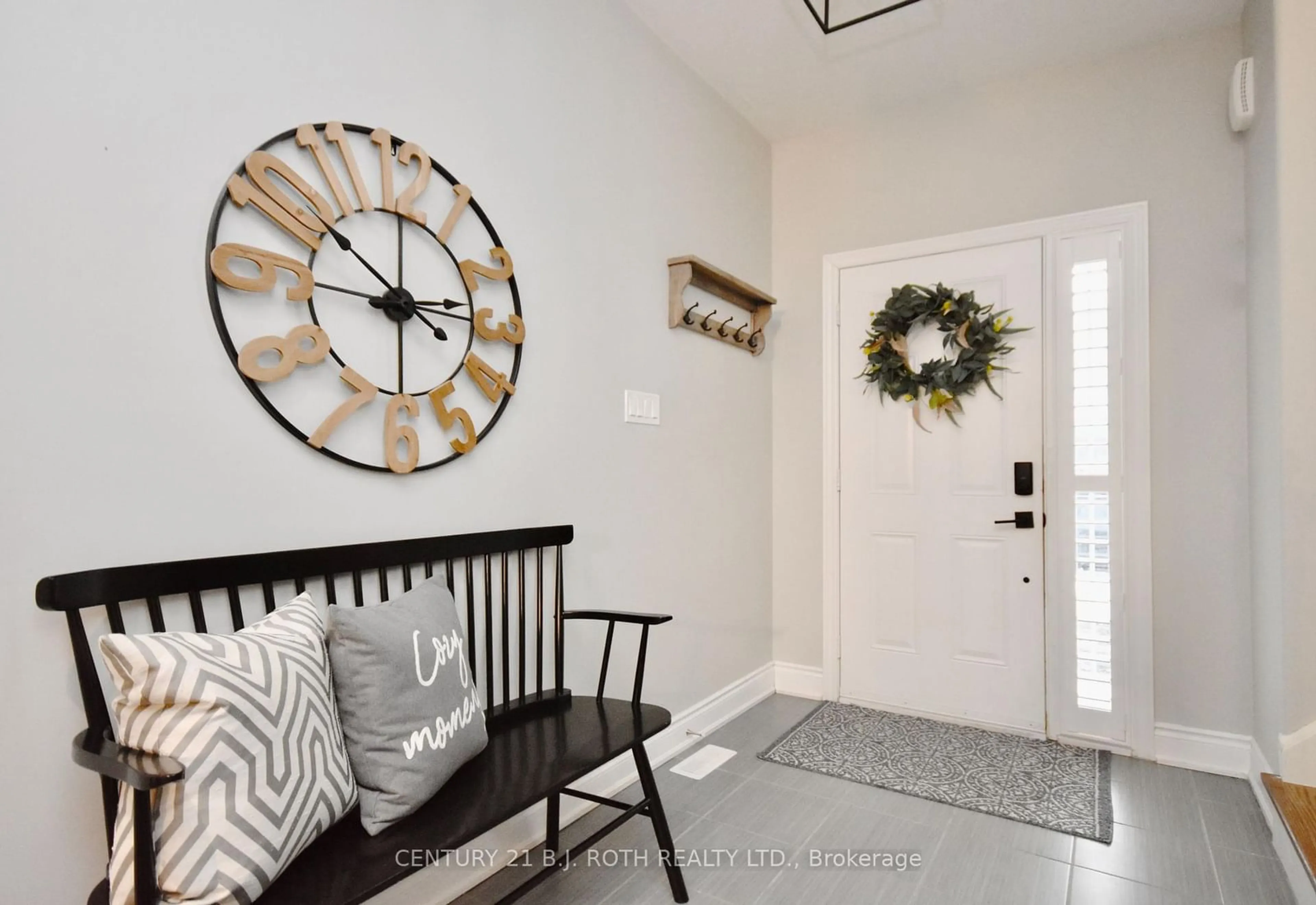 Indoor entryway for 3089 Emperor Dr, Orillia Ontario L3V 6H2