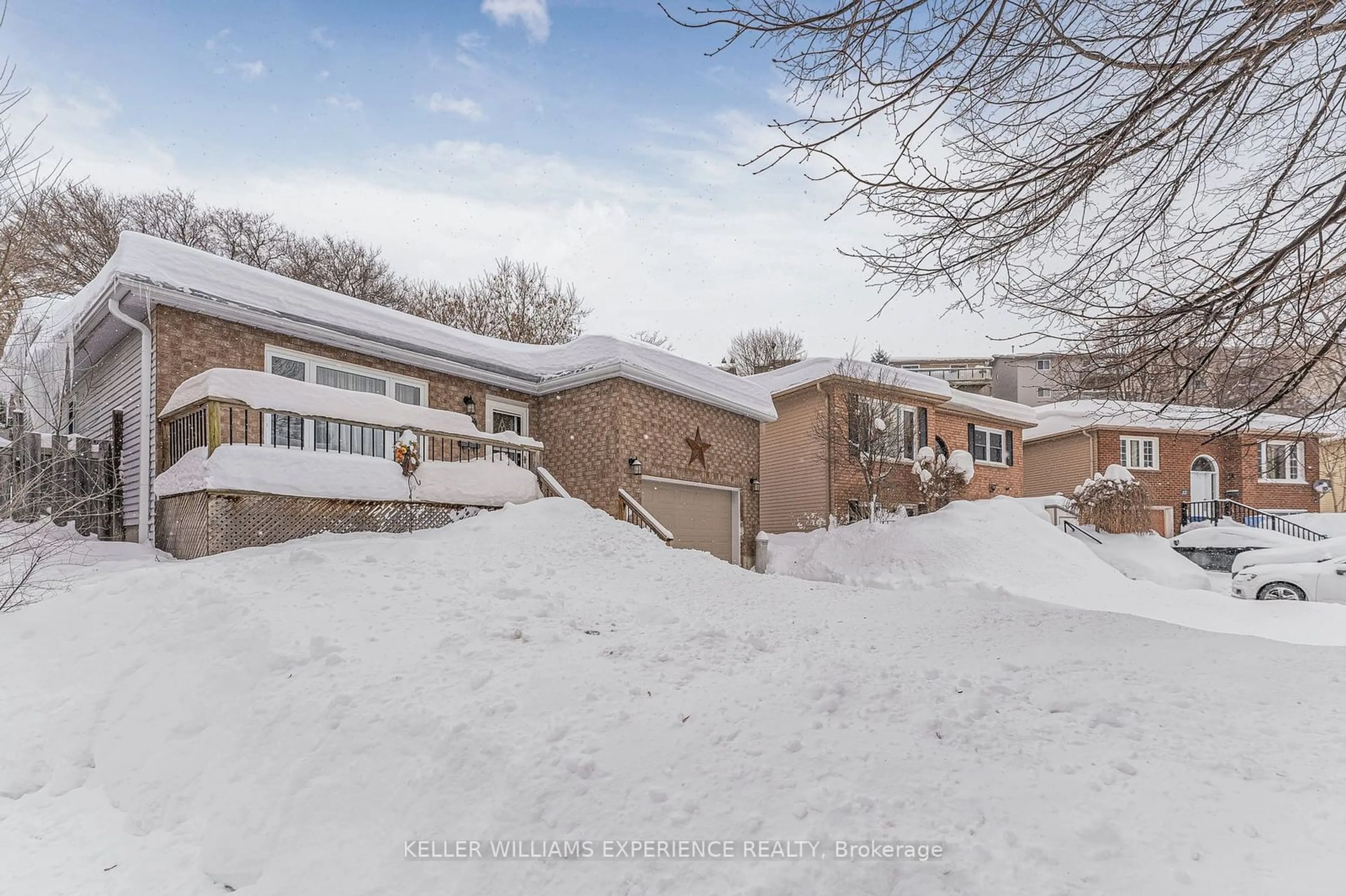 A pic from outside/outdoor area/front of a property/back of a property/a pic from drone, unknown for 36 ENGEL Cres, Barrie Ontario L4N 6K5