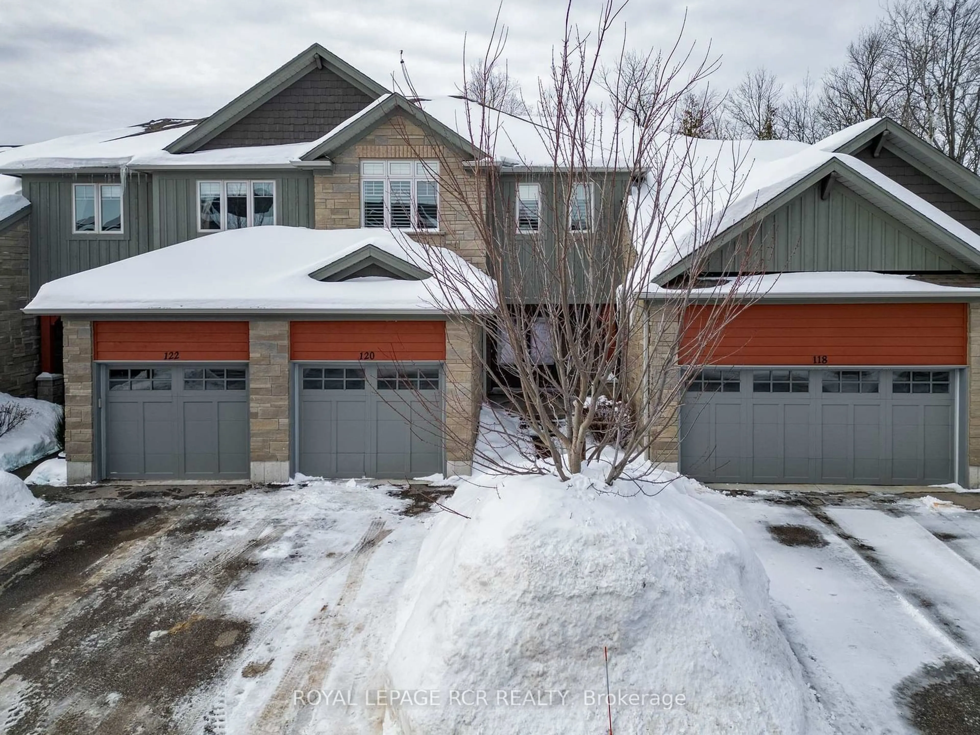 A pic from outside/outdoor area/front of a property/back of a property/a pic from drone, street for 120 Conservation Way, Collingwood Ontario L9Y 0G2