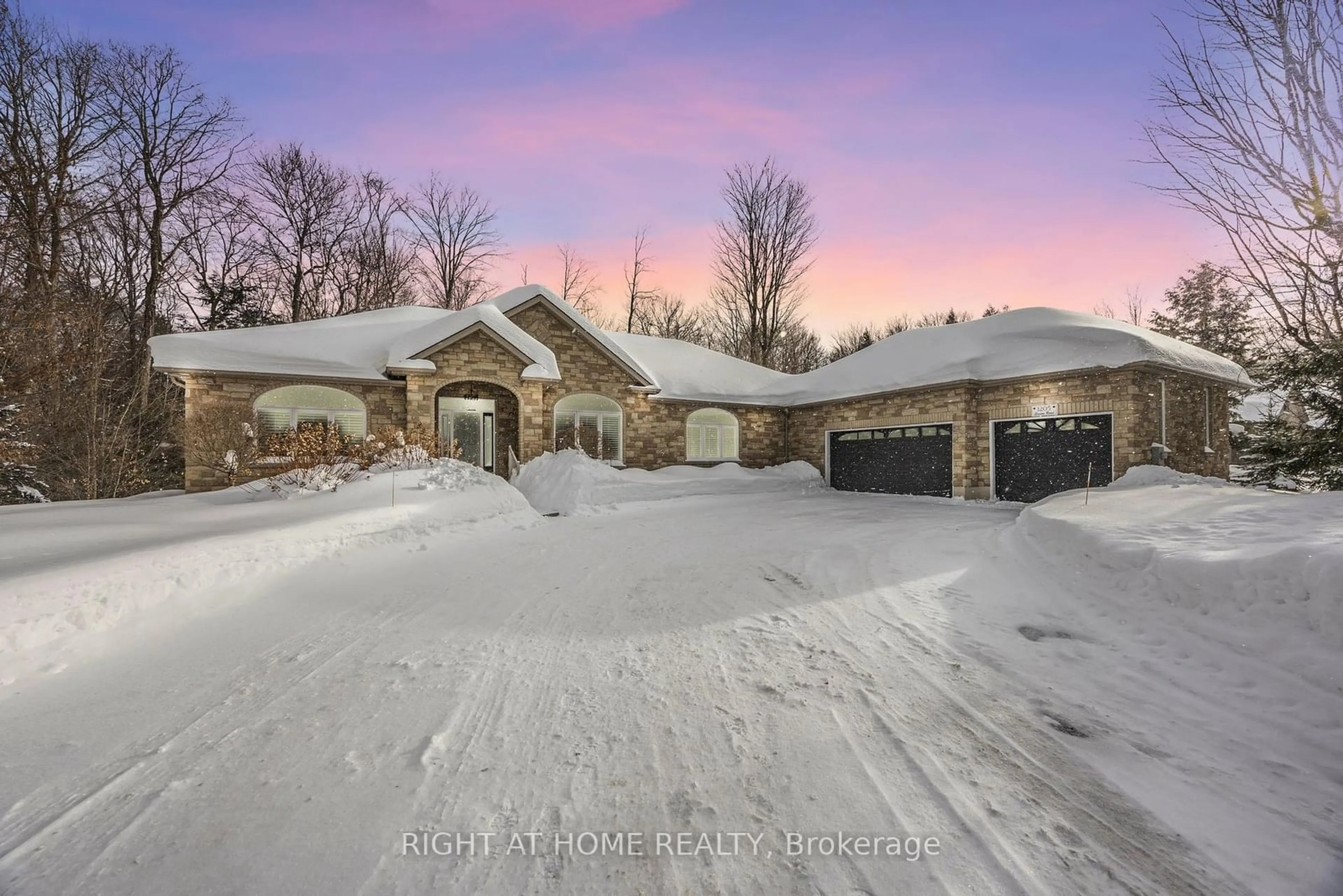 A pic from outside/outdoor area/front of a property/back of a property/a pic from drone, street for 1205 Seadon Rd, Springwater Ontario L9X 1V5