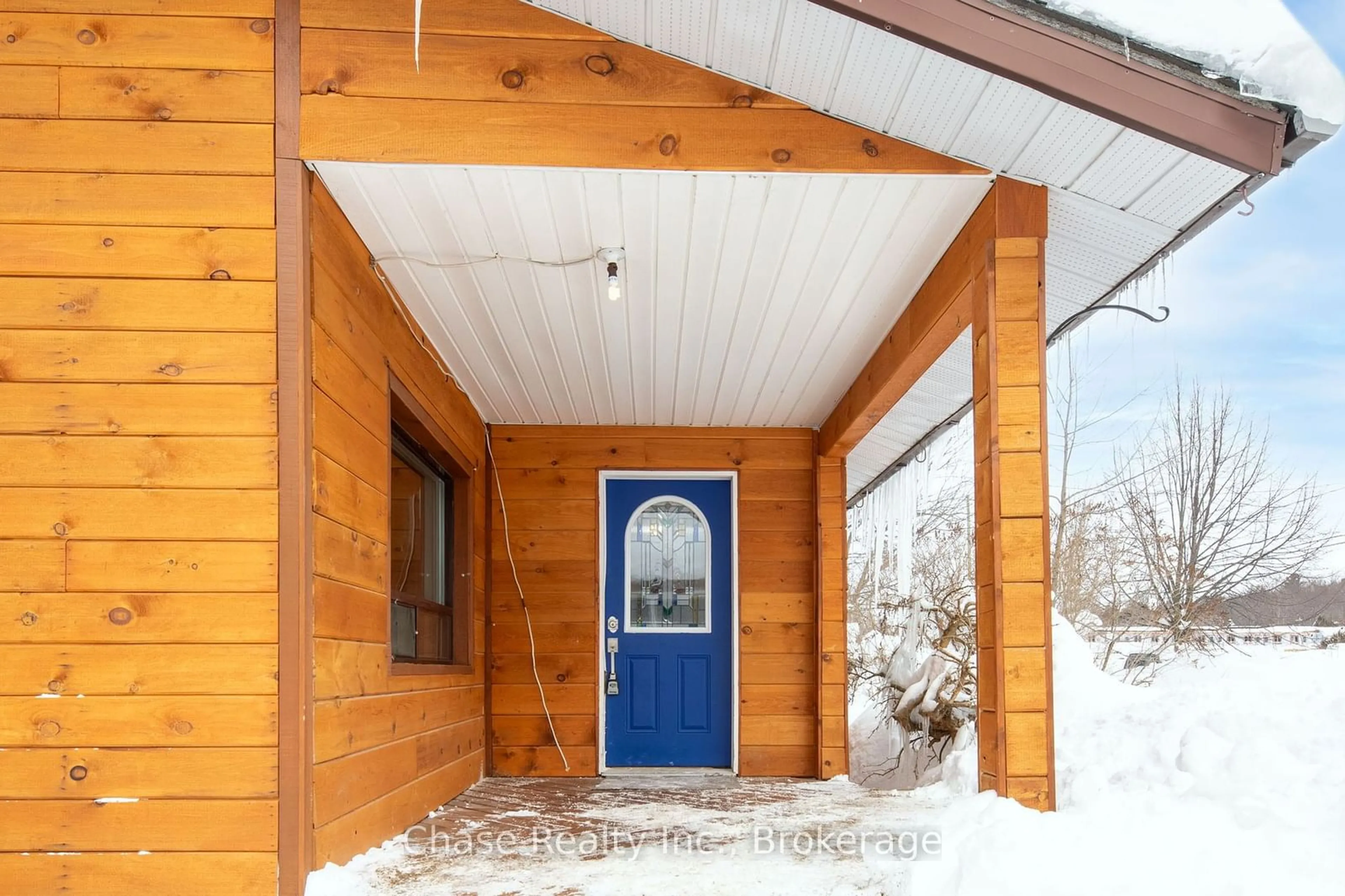 Indoor entryway for 68 Fox St, Penetanguishene Ontario L9M 1C6