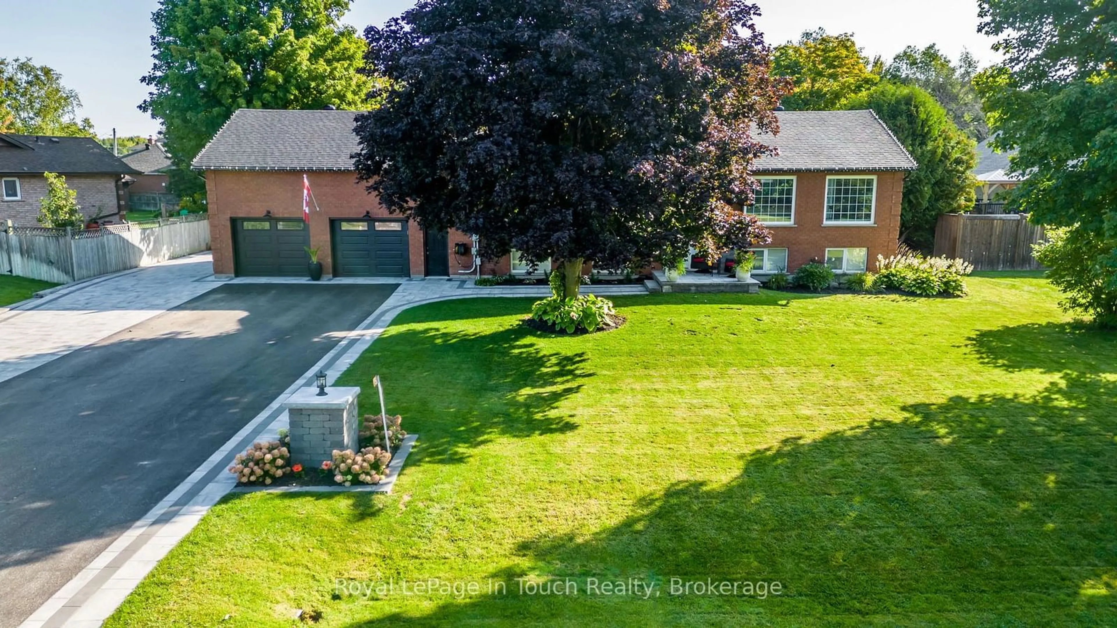 A pic from outside/outdoor area/front of a property/back of a property/a pic from drone, street for 5 St Patricks Way, Tiny Ontario L0L 2J0