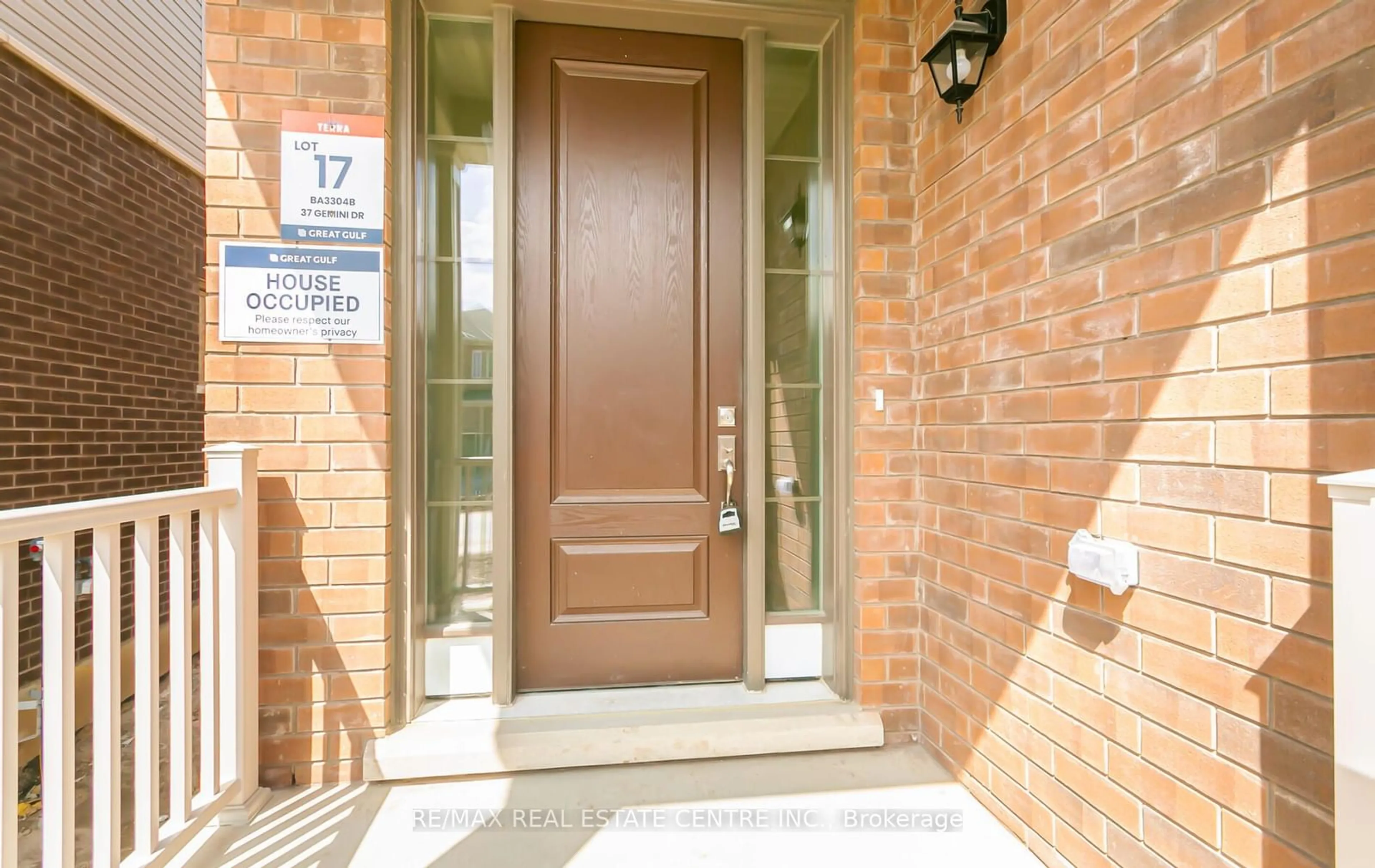 Indoor entryway for 37 Gemini Dr, Barrie Ontario L9J 0P5