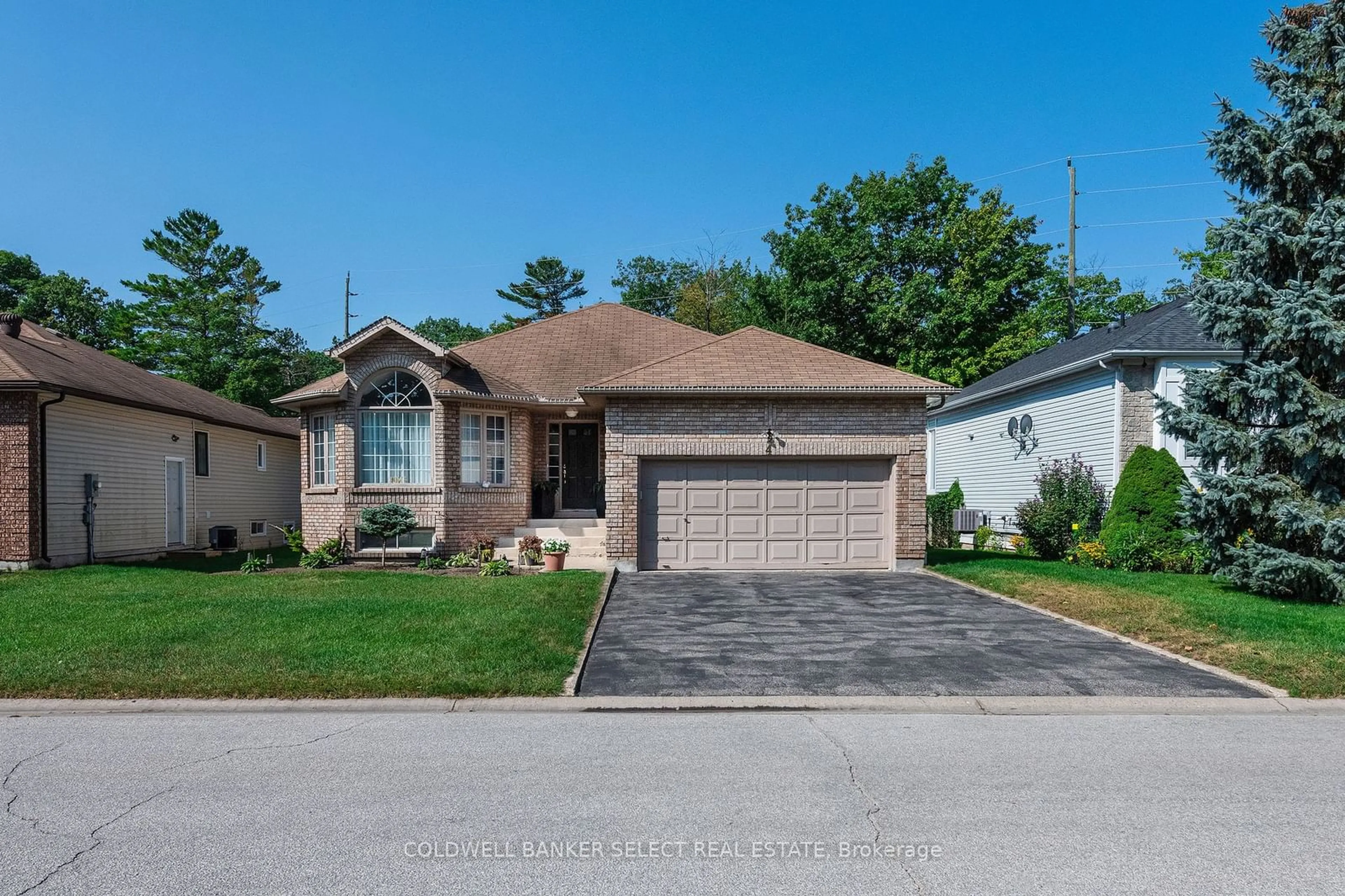 Home with brick exterior material, street for 4 Riverdale Dr, Wasaga Beach Ontario L9Z 1E9