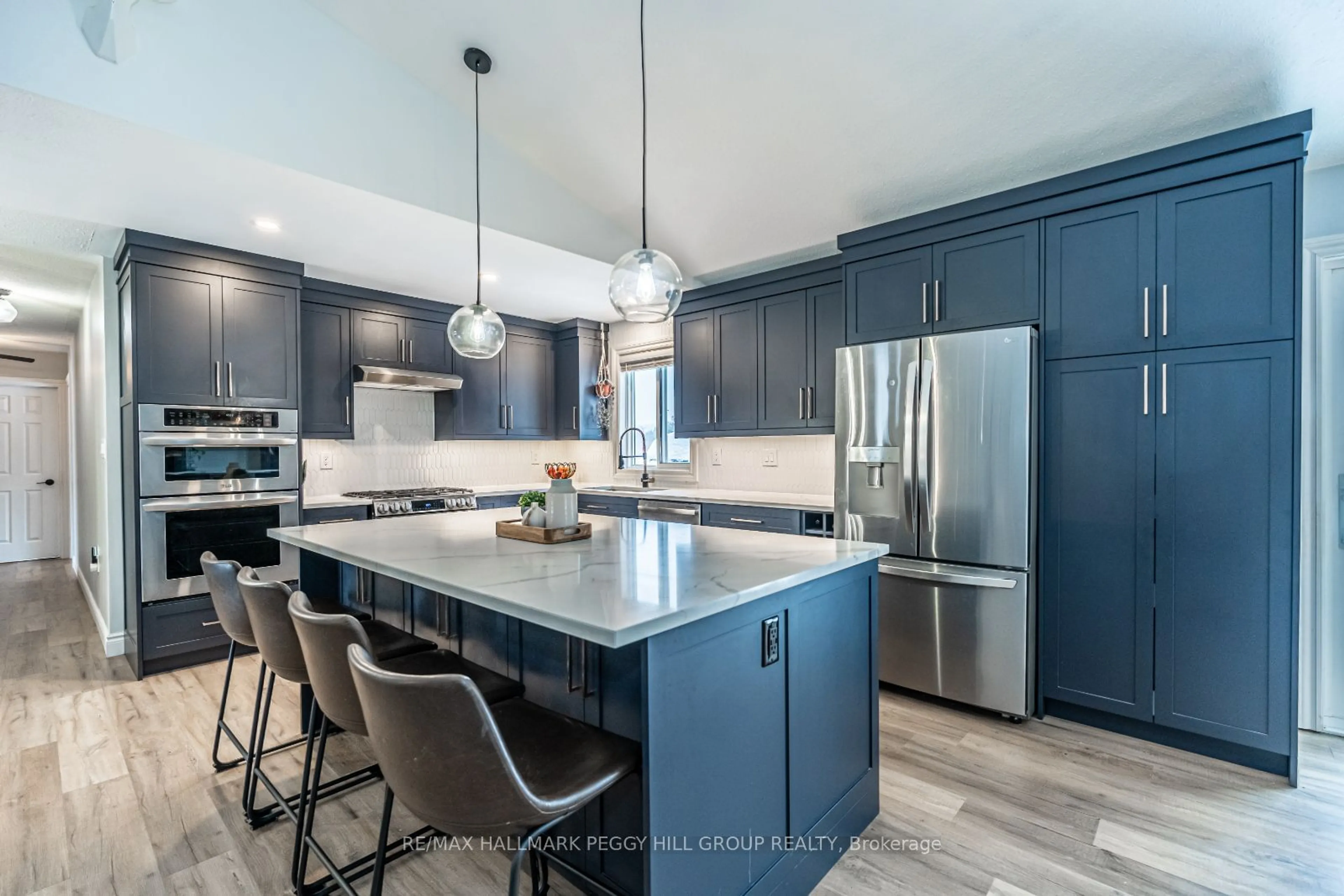 Open concept kitchen, unknown for 285 Warminster Sdrd, Oro-Medonte Ontario L0K 1E0